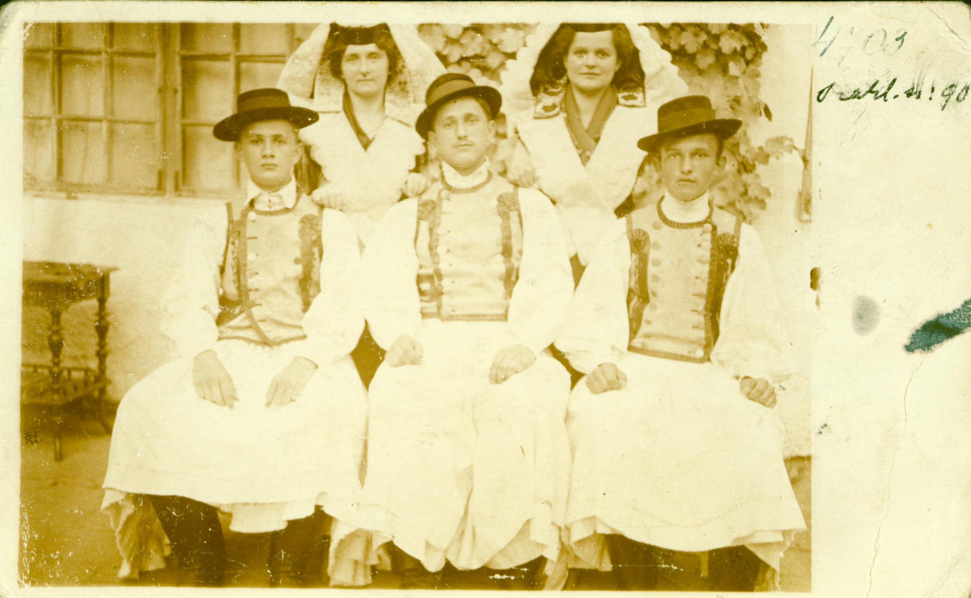 Csökölyi asszonyok és férfiak 1920 körül (Rippl-Rónai Múzeum RR-F)