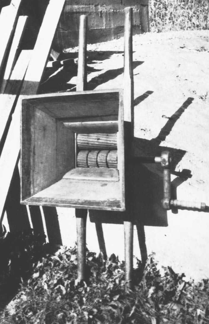 Fából készített kéthengeres szőlődaráló. Készítette: Péntek József ács, 1935-ben (Rippl-Rónai Múzeum RR-F)