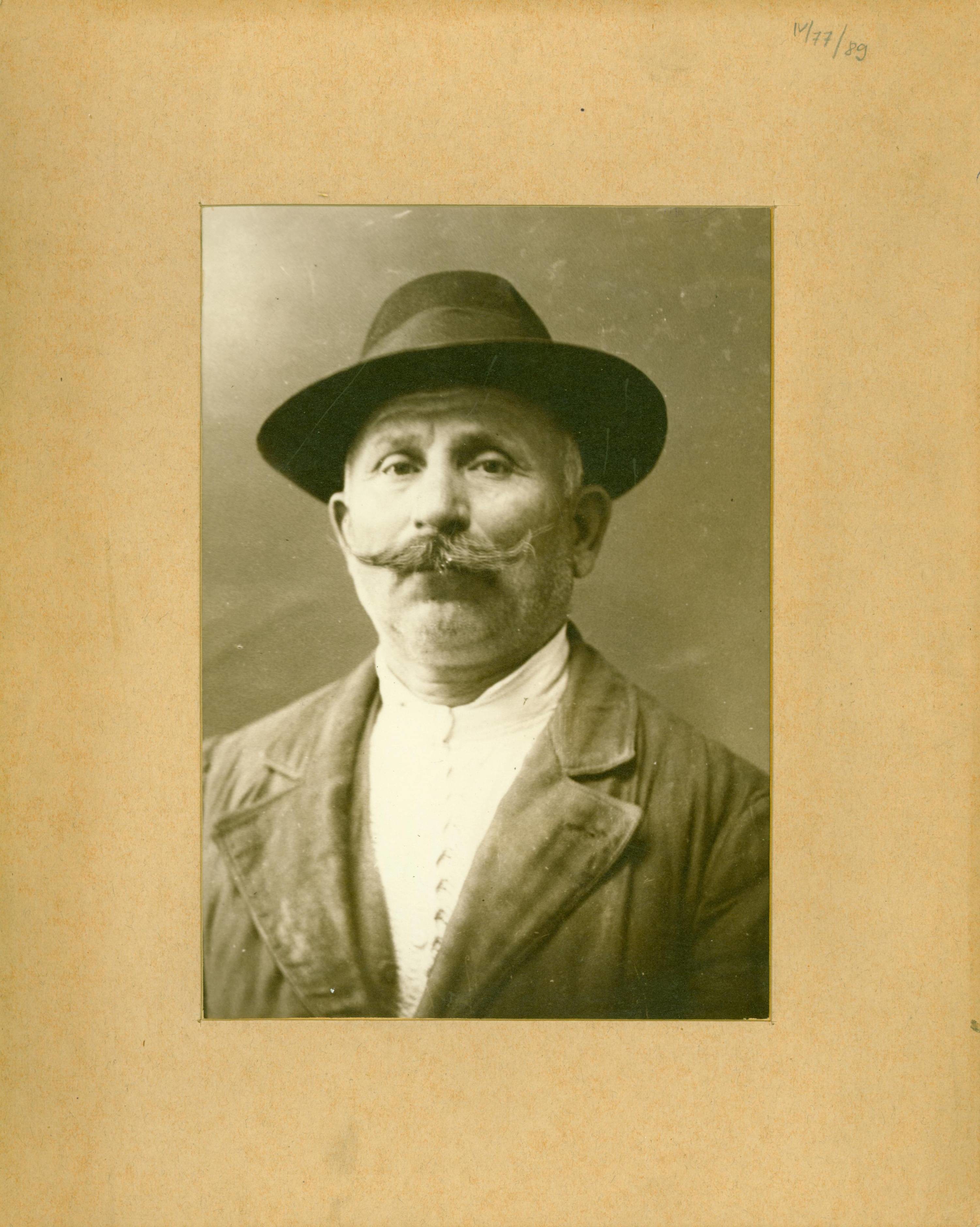 Kaposvár vidéki férfi (Rippl-Rónai Múzeum RR-F)