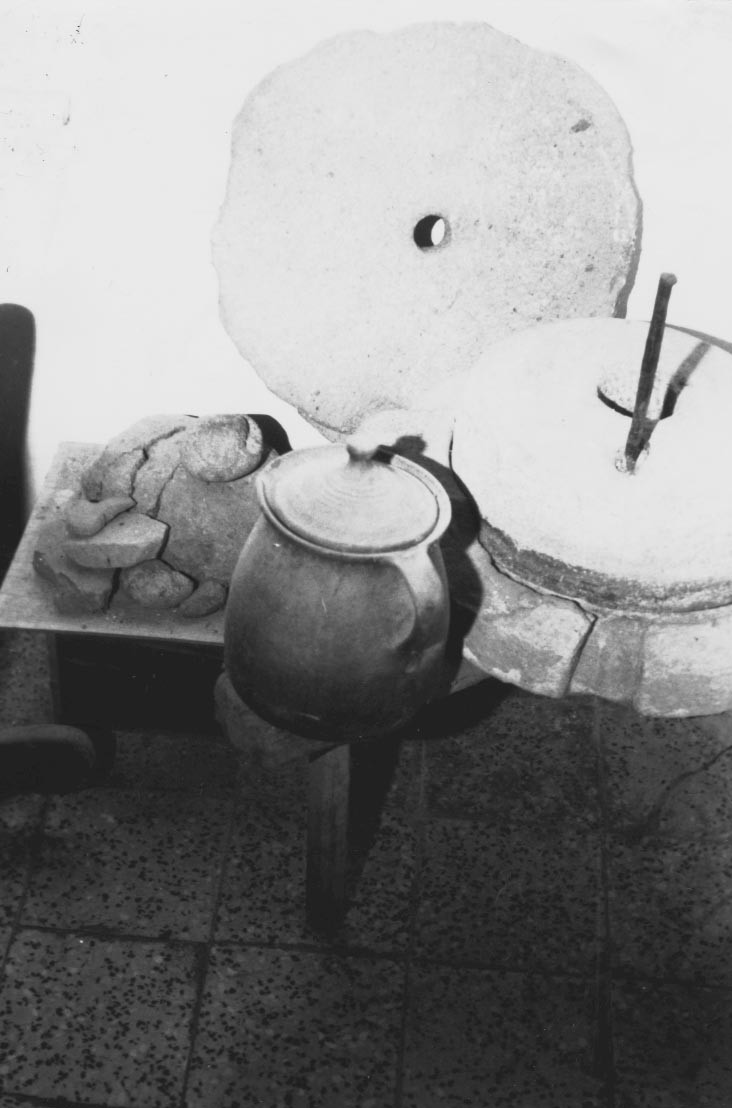 Kézi őrölő, cserépfazék fedővel (Rippl-Rónai Múzeum RR-F)
