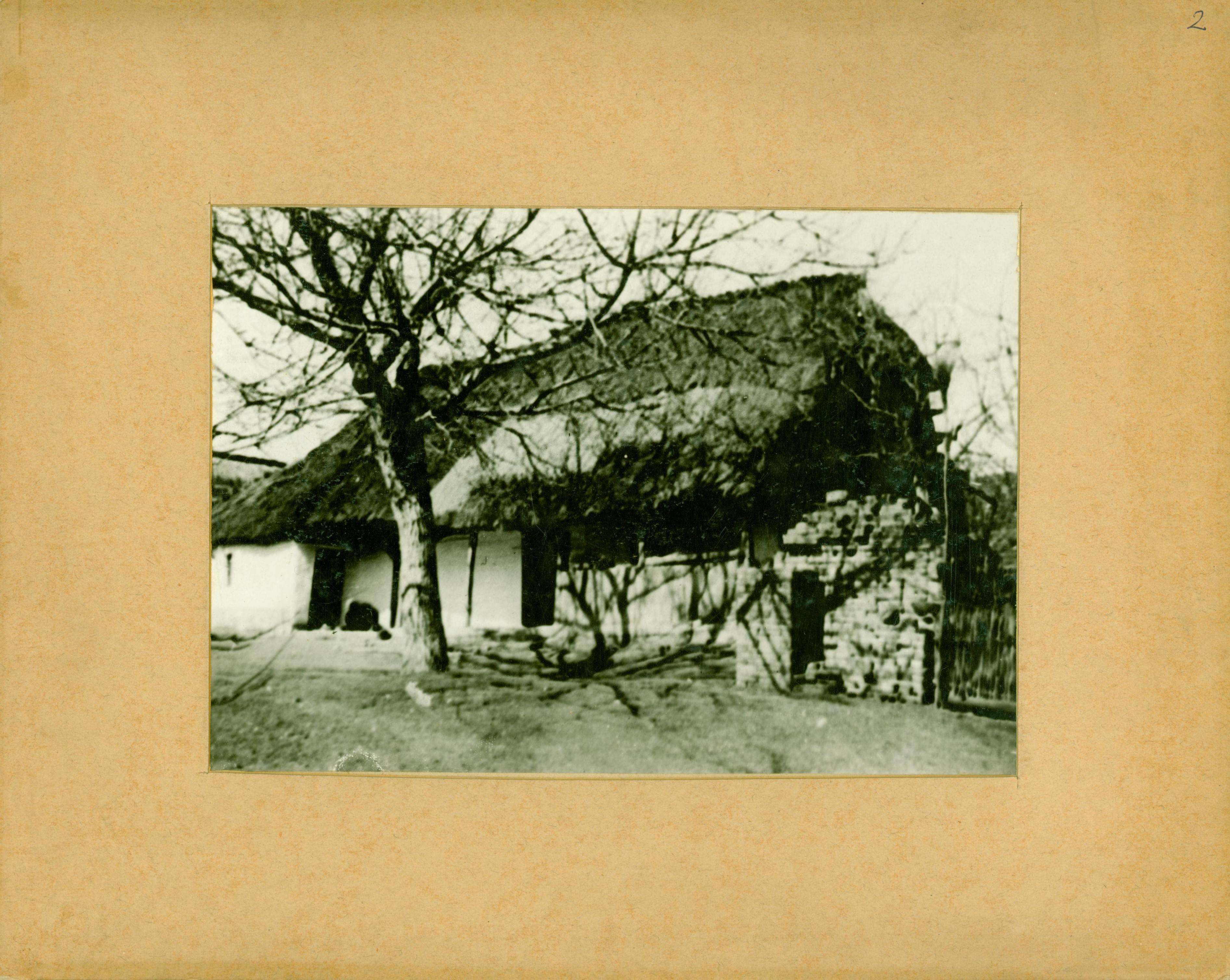 Patkó Pista és János betyárok szülőháza Vásárosbécen (Somogy megye) oldalnézetben (Rippl-Rónai Múzeum RR-F)