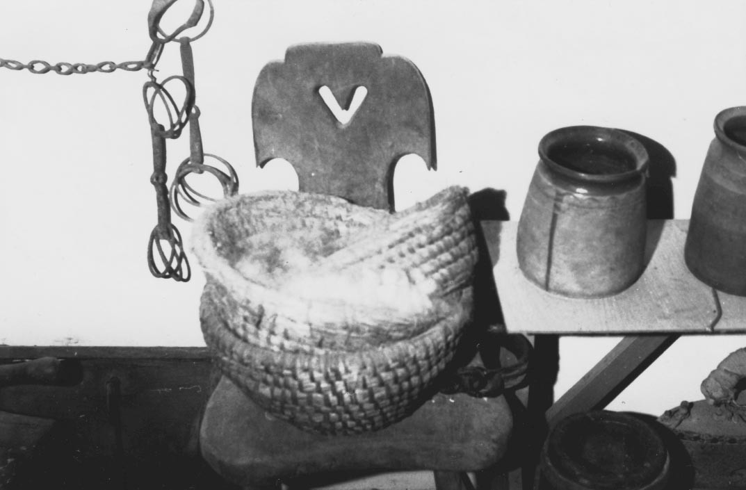 Szakajtók, fűrészelt díszű szék (Rippl-Rónai Múzeum RR-F)