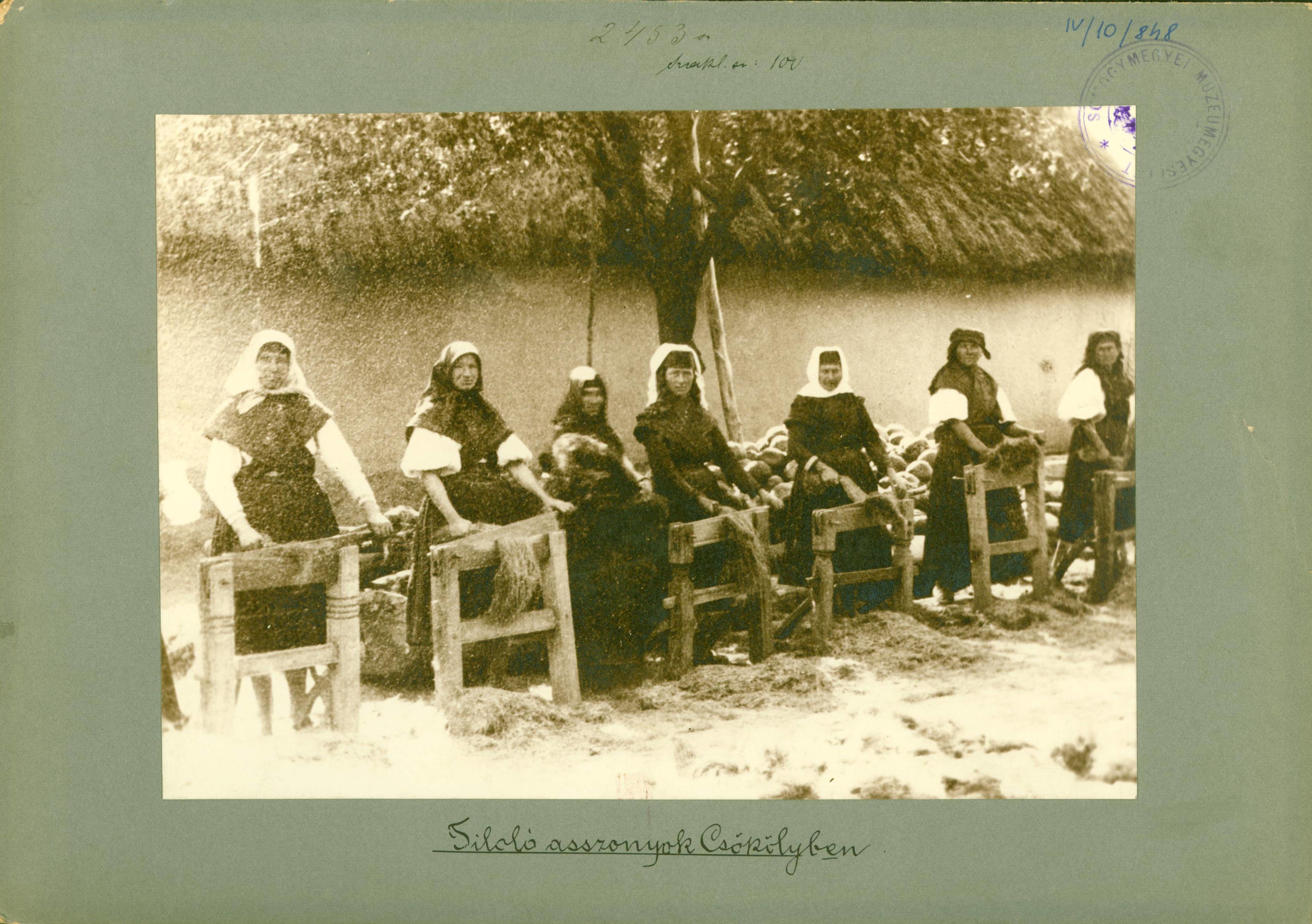 Tiloló asszonyok Csökölyben (Rippl-Rónai Múzeum RR-F)
