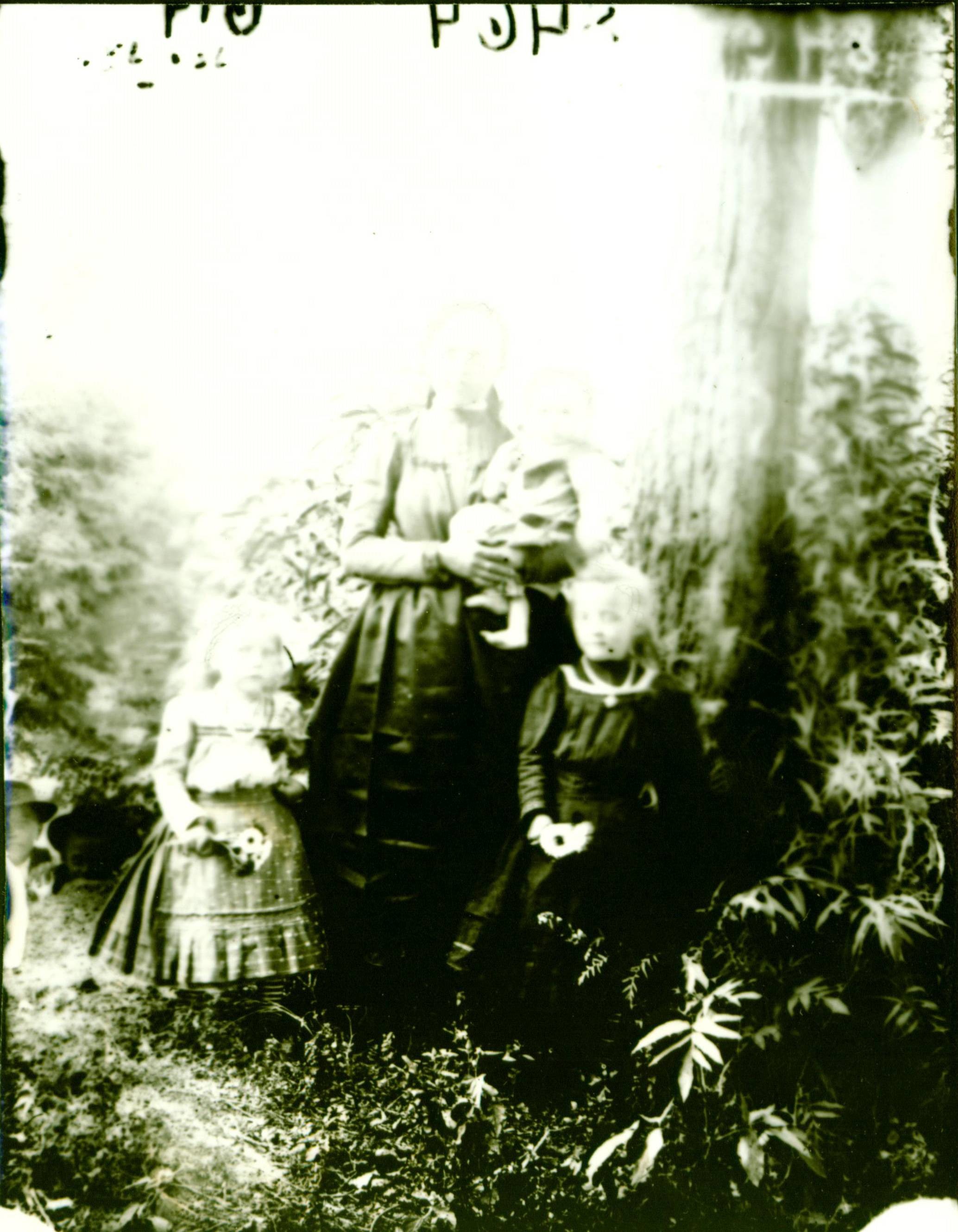 Törökkoppányi asszony három gyermekkel (Rippl-Rónai Múzeum RR-F)