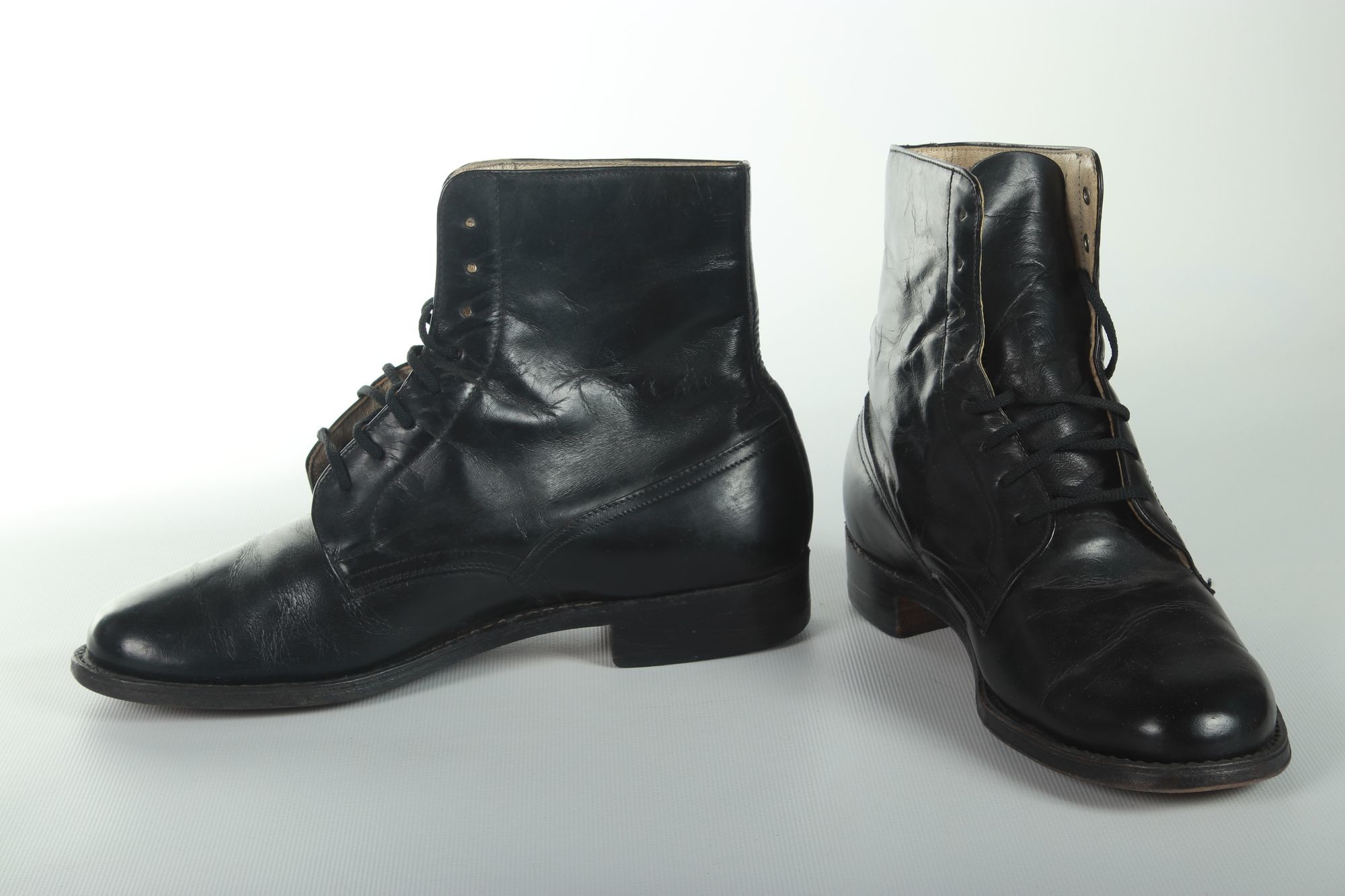 Magasszárú cipő (Rippl-Rónai Múzeum RR-F)