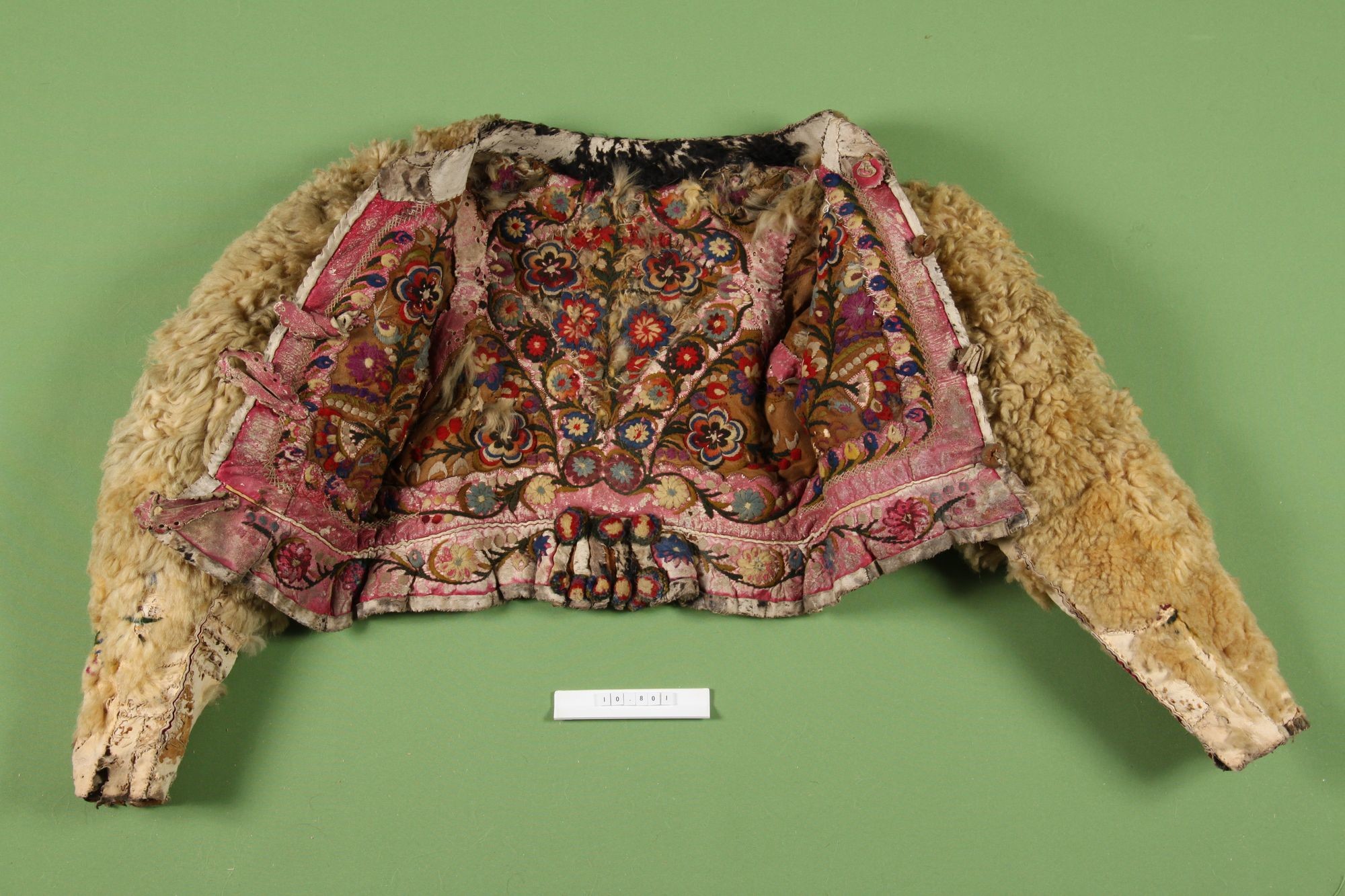 Női bunda (ködmön) (Rippl-Rónai Múzeum RR-F)