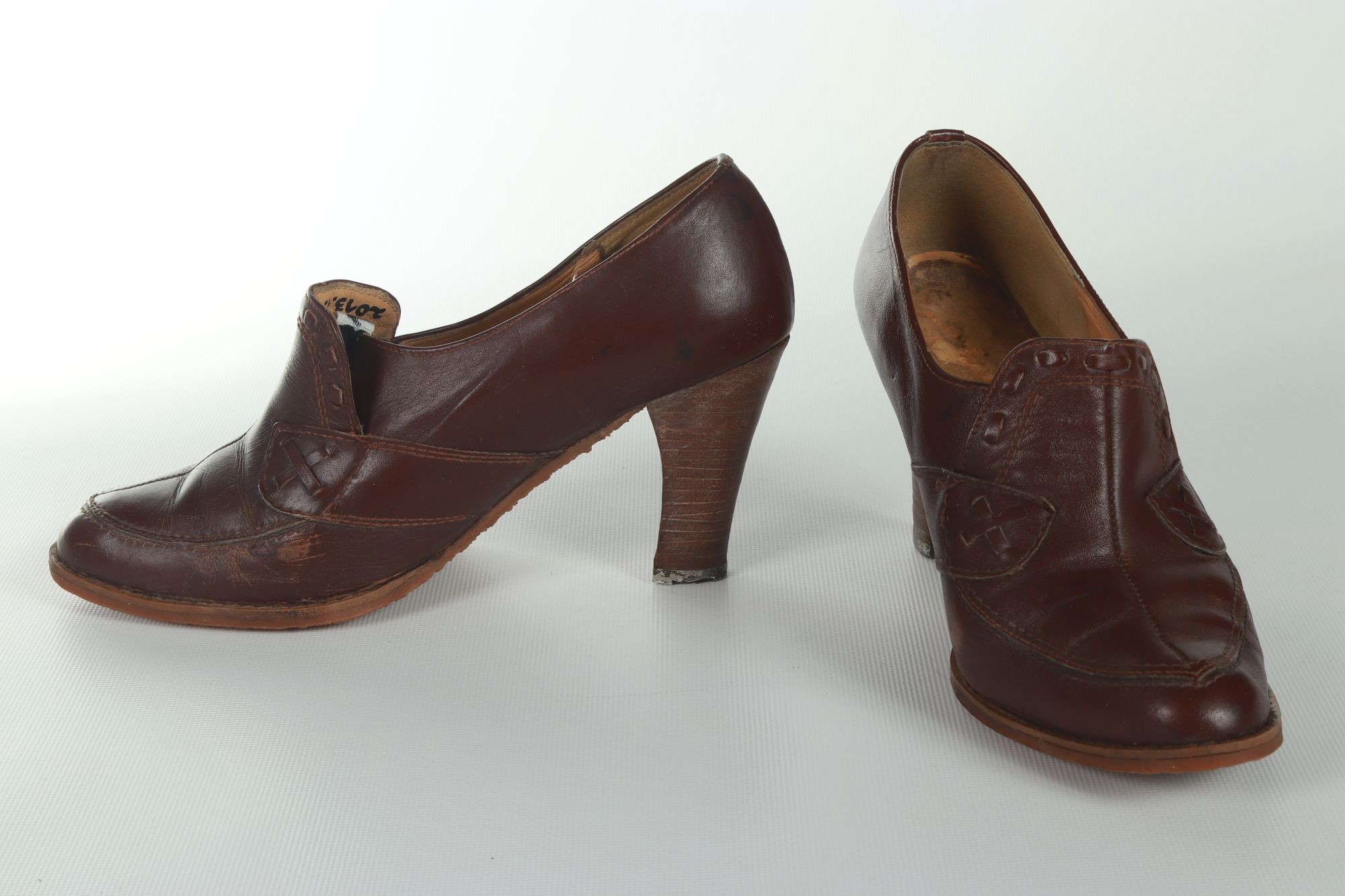 Női cipő (Rippl-Rónai Múzeum RR-F)
