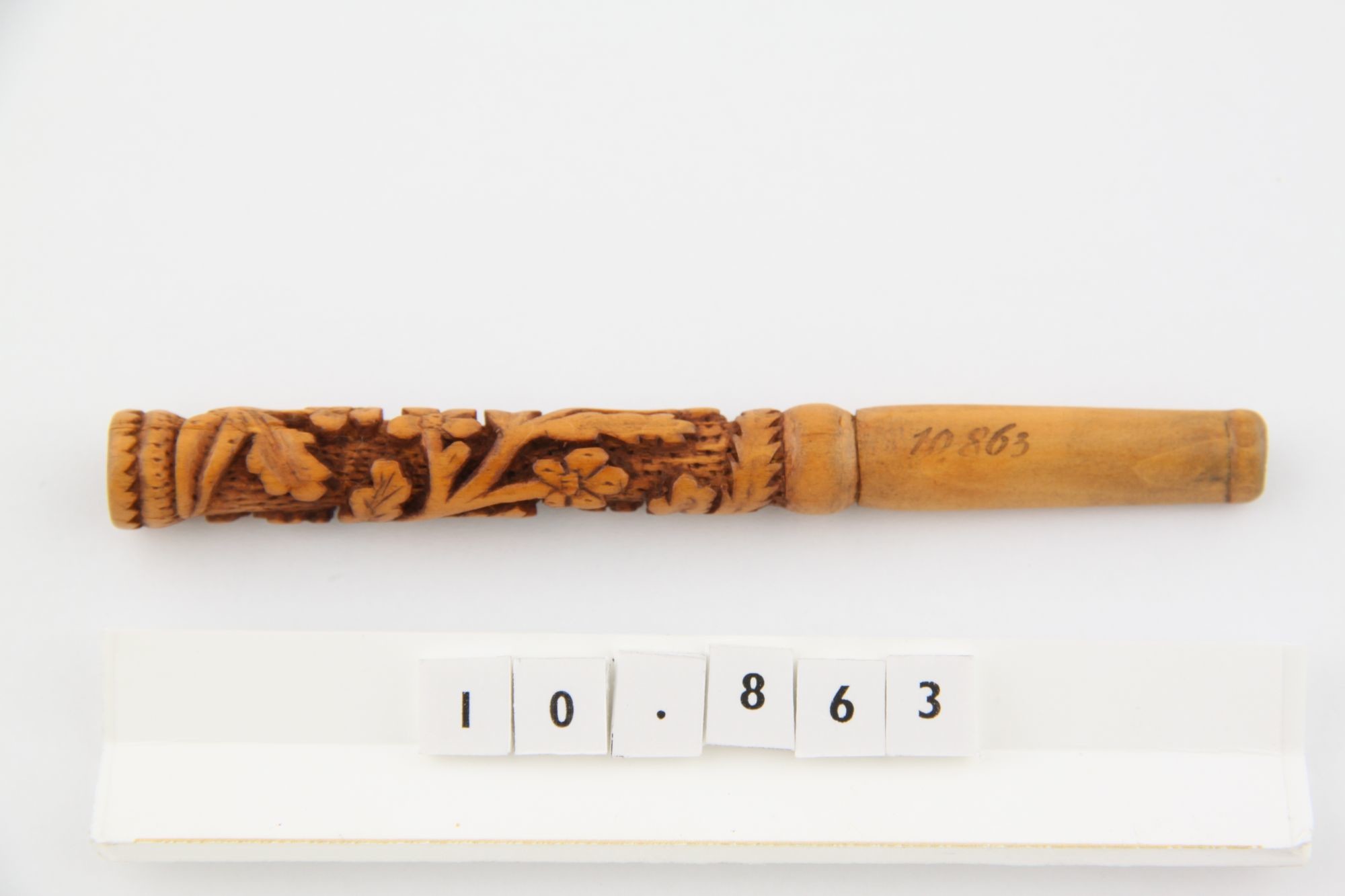 Szipka, fából faragott (Rippl-Rónai Múzeum RR-F)