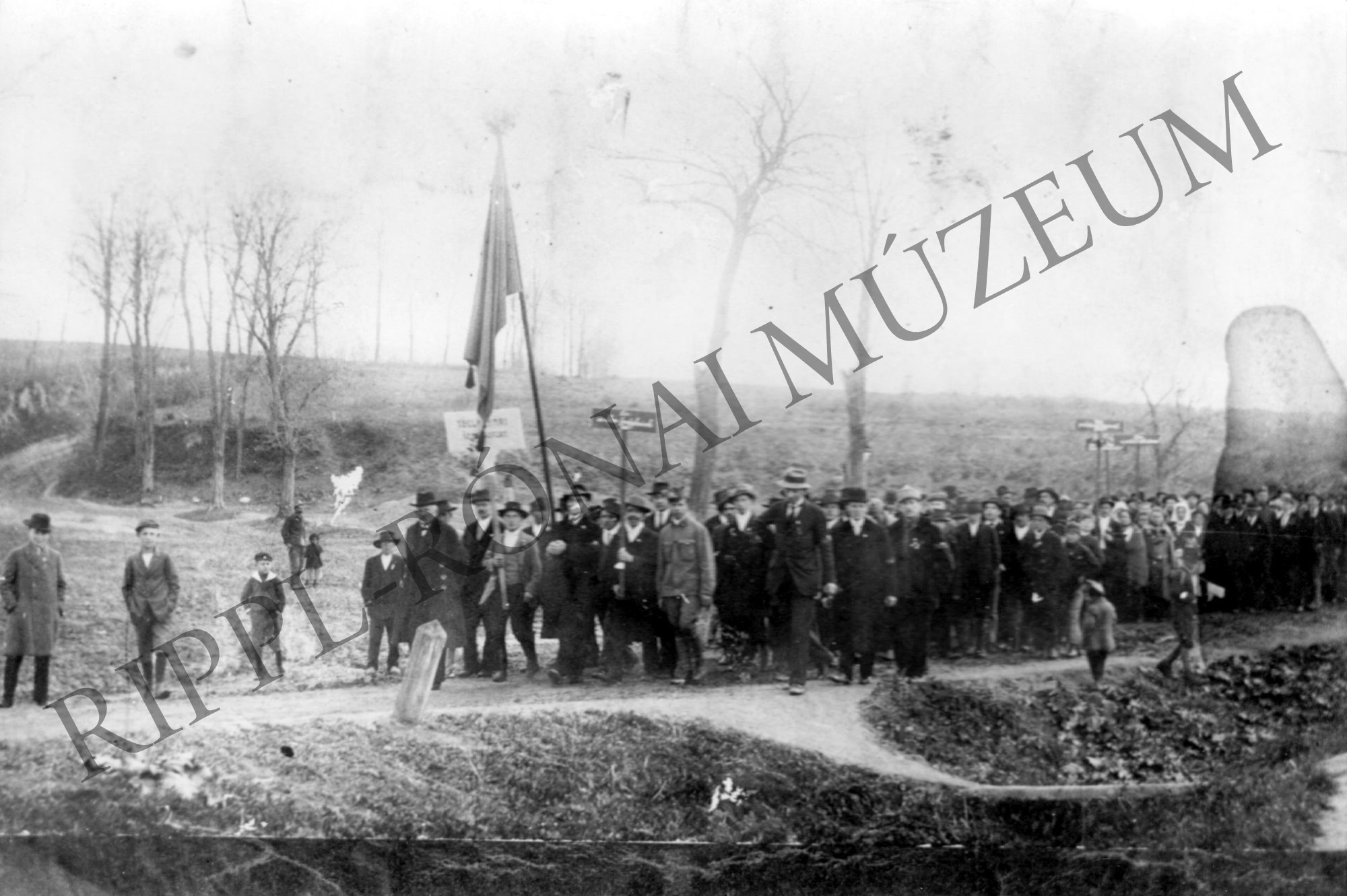 1919. május 1-jei felvonulás Tabon (Rippl-Rónai Múzeum CC BY-NC-SA)