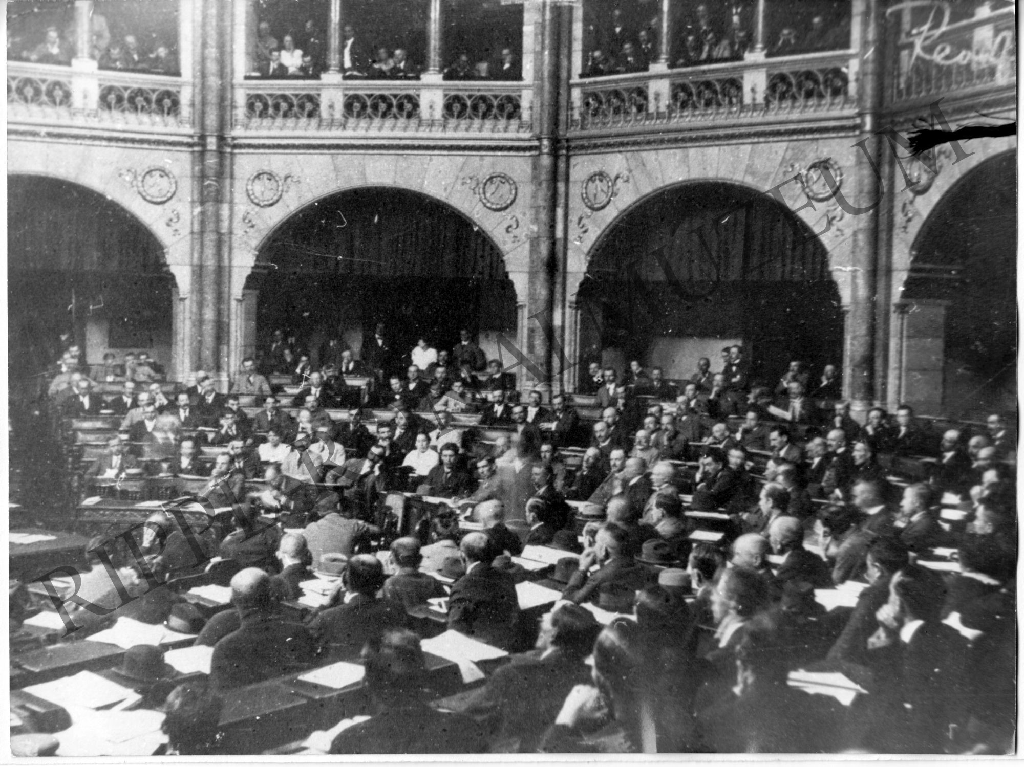 1919. VI. 12-13-án ülésezett az egyesült munkáspárt kongresszusa. (Rippl-Rónai Múzeum CC BY-NC-SA)