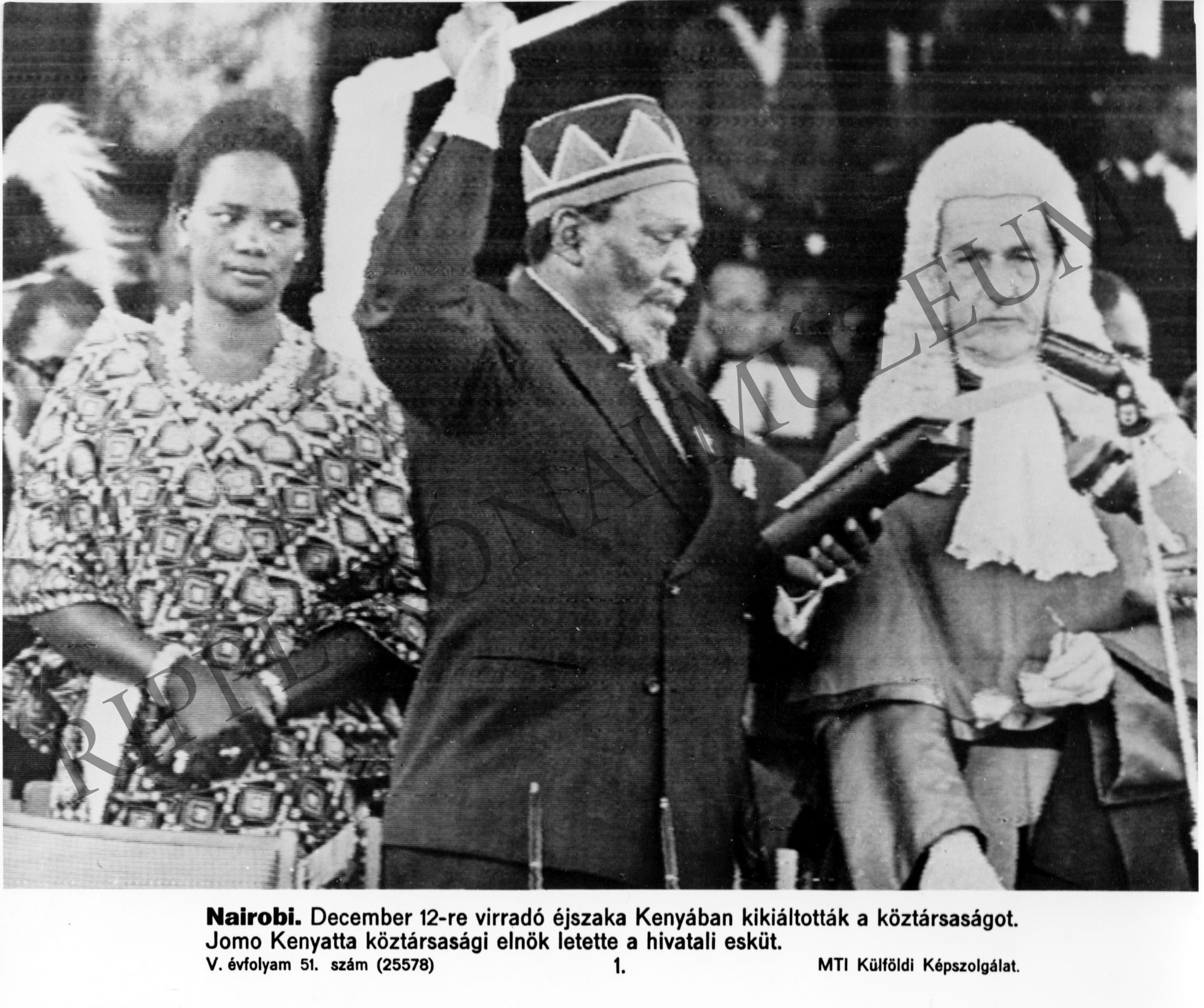 1964.december 12-re virradó éjszaka Kenyában kikiáltották a köztársaságot. (Rippl-Rónai Múzeum CC BY-NC-SA)
