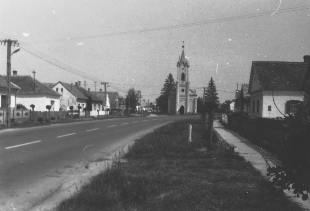 A Béke utca látképe a református templommal (Rippl-Rónai Múzeum CC BY-NC-ND)