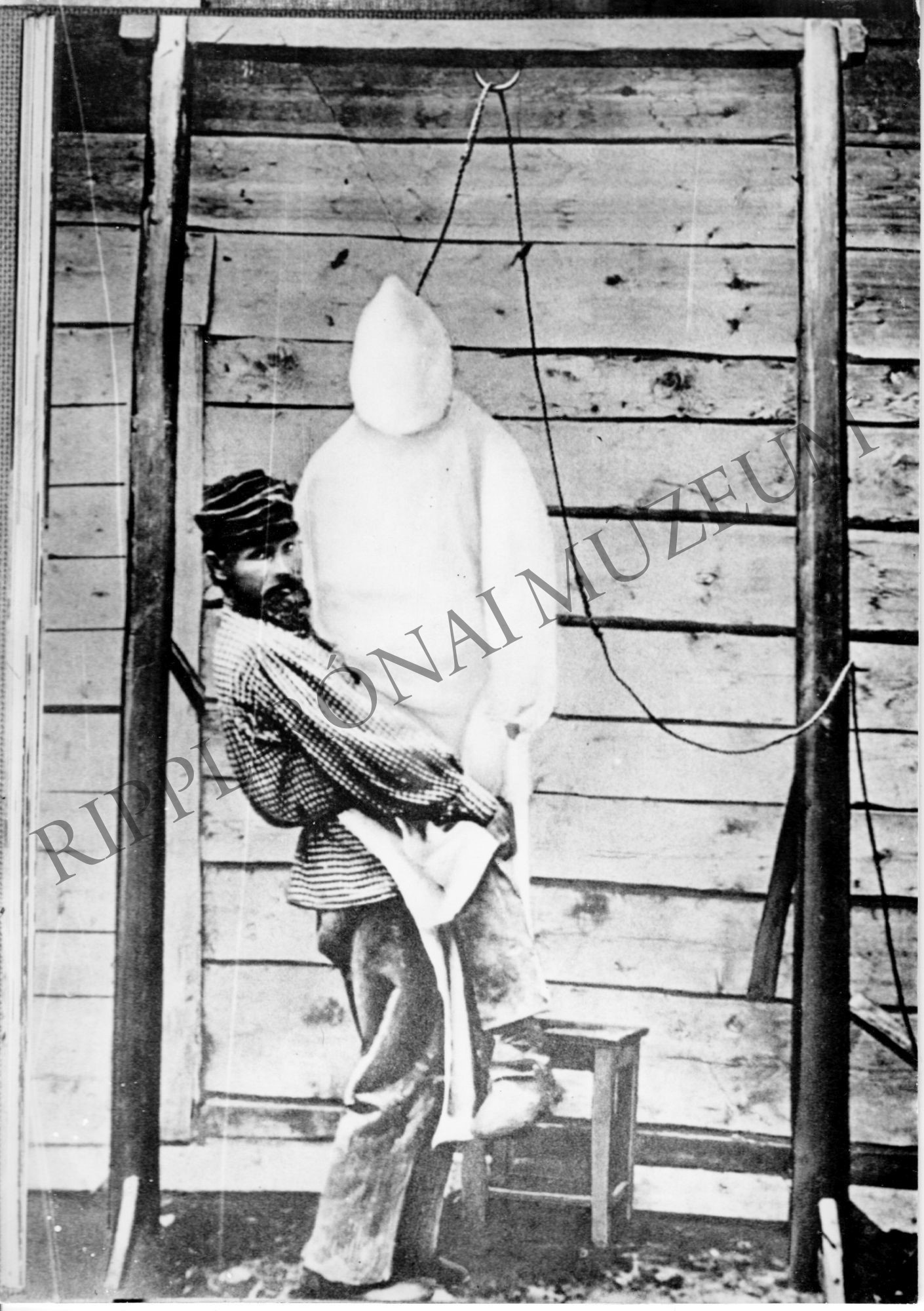 A cárizmus elítéltjeit kötéllel akasztották fel (Rippl-Rónai Múzeum CC BY-NC-SA)