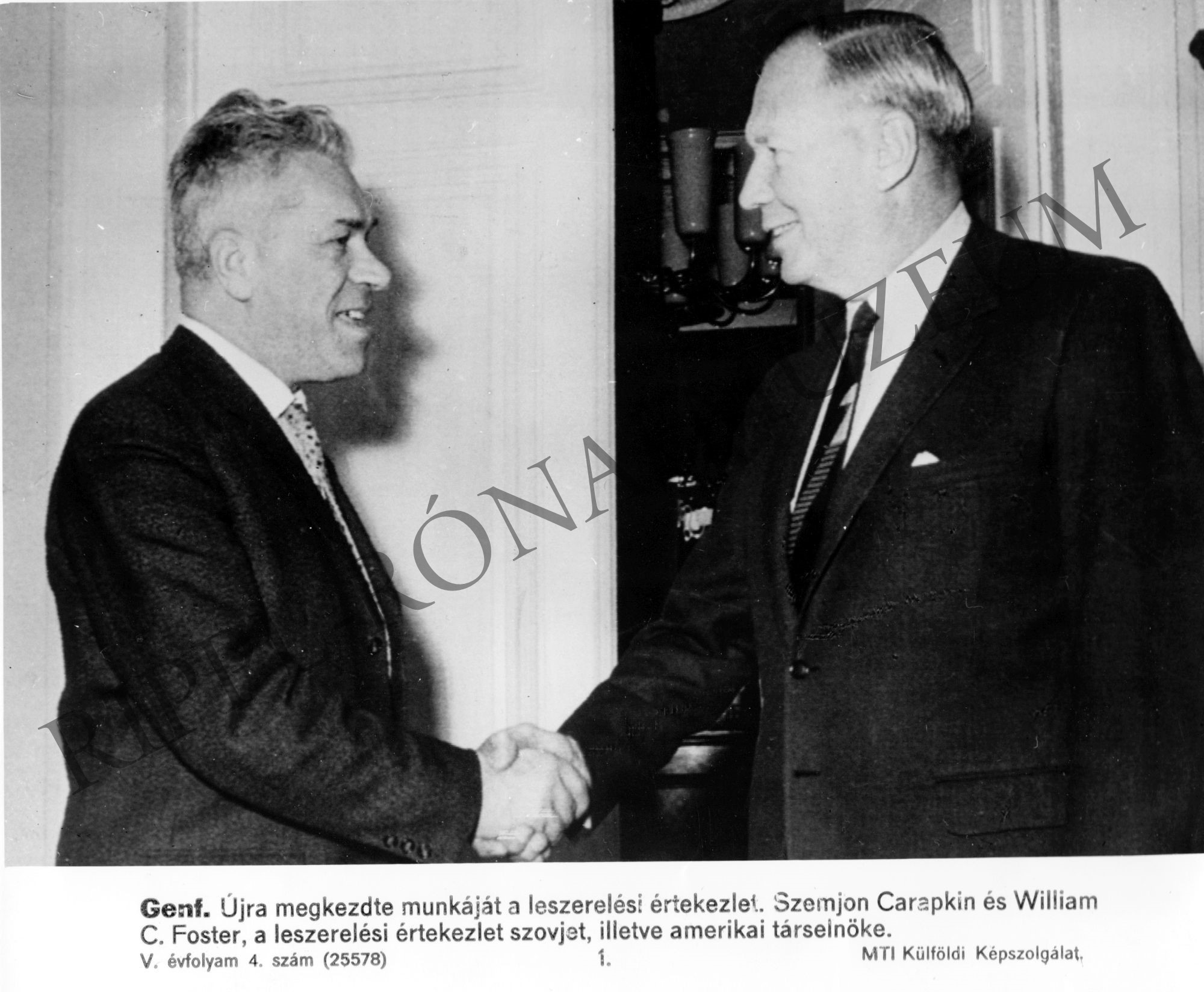 A genfi leszerelési értekezlet szovjet és amerikai társelnöke: Szemjon Carapkin és William C. Foster (Rippl-Rónai Múzeum CC BY-NC-SA)