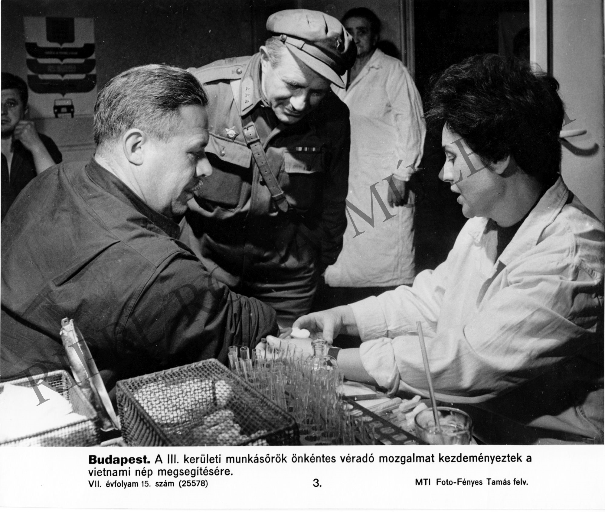 A III. ker.-i munkásőrök önkéntes véradó mozgalmat kezdeményeztek a vietnámi nép megsegítésére (Rippl-Rónai Múzeum CC BY-NC-SA)