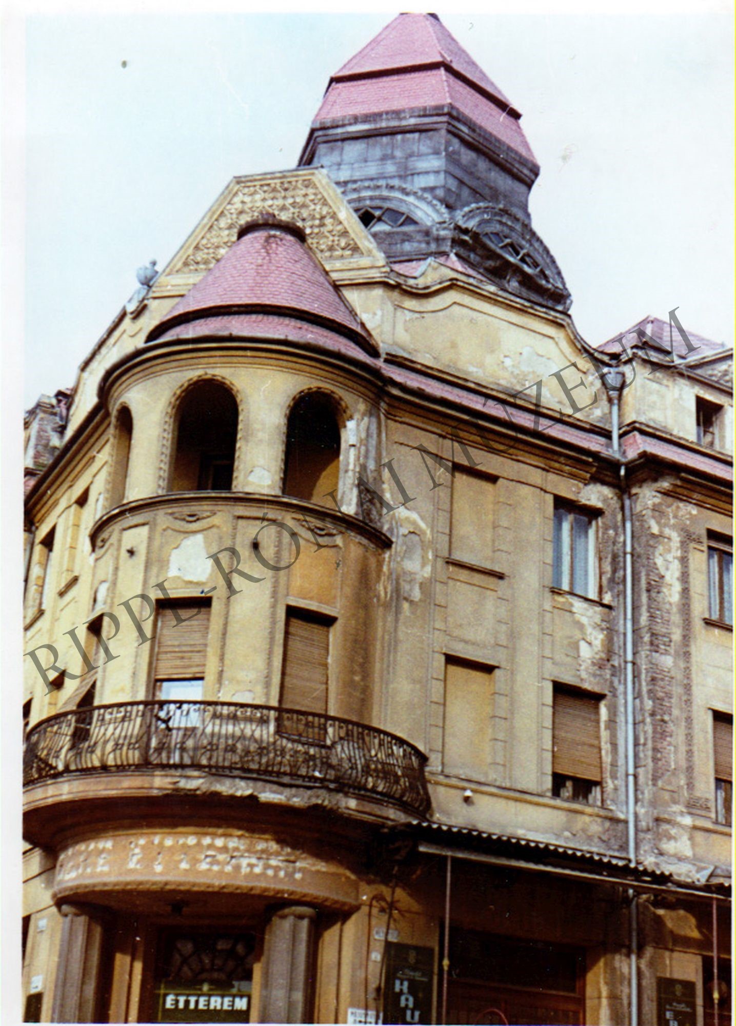 A kaposvári Béke Szálló (ma: Hotel Dorottya üzletház) (Rippl-Rónai Múzeum CC BY-NC-SA)