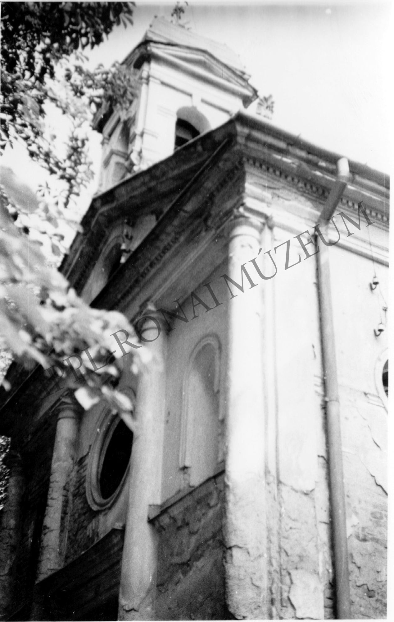 A kaposvári Kálvária kápolnája - a bejárati rész (Rippl-Rónai Múzeum CC BY-NC-SA)