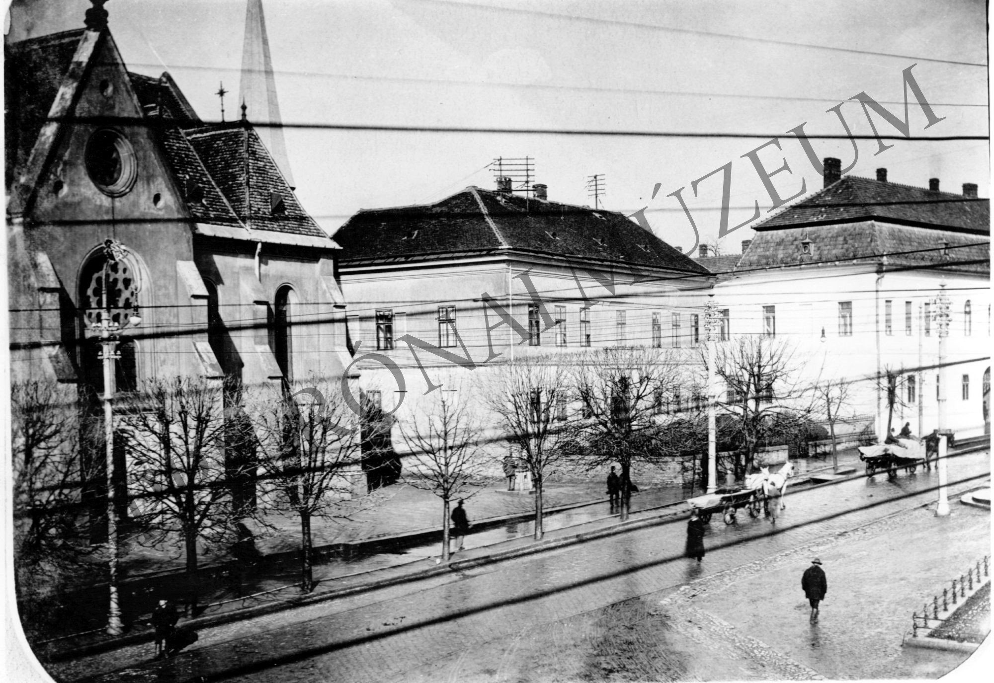 A kaposvári Kossuth Lajos tér és a Dorottya-ház (Rippl-Rónai Múzeum CC BY-NC-SA)