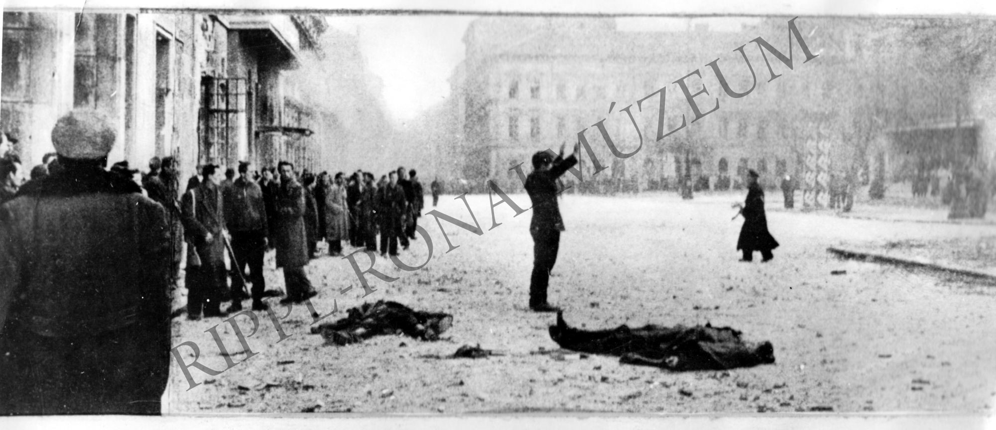 A Köztársaság téri őrség kivégzése (Rippl-Rónai Múzeum CC BY-NC-SA)