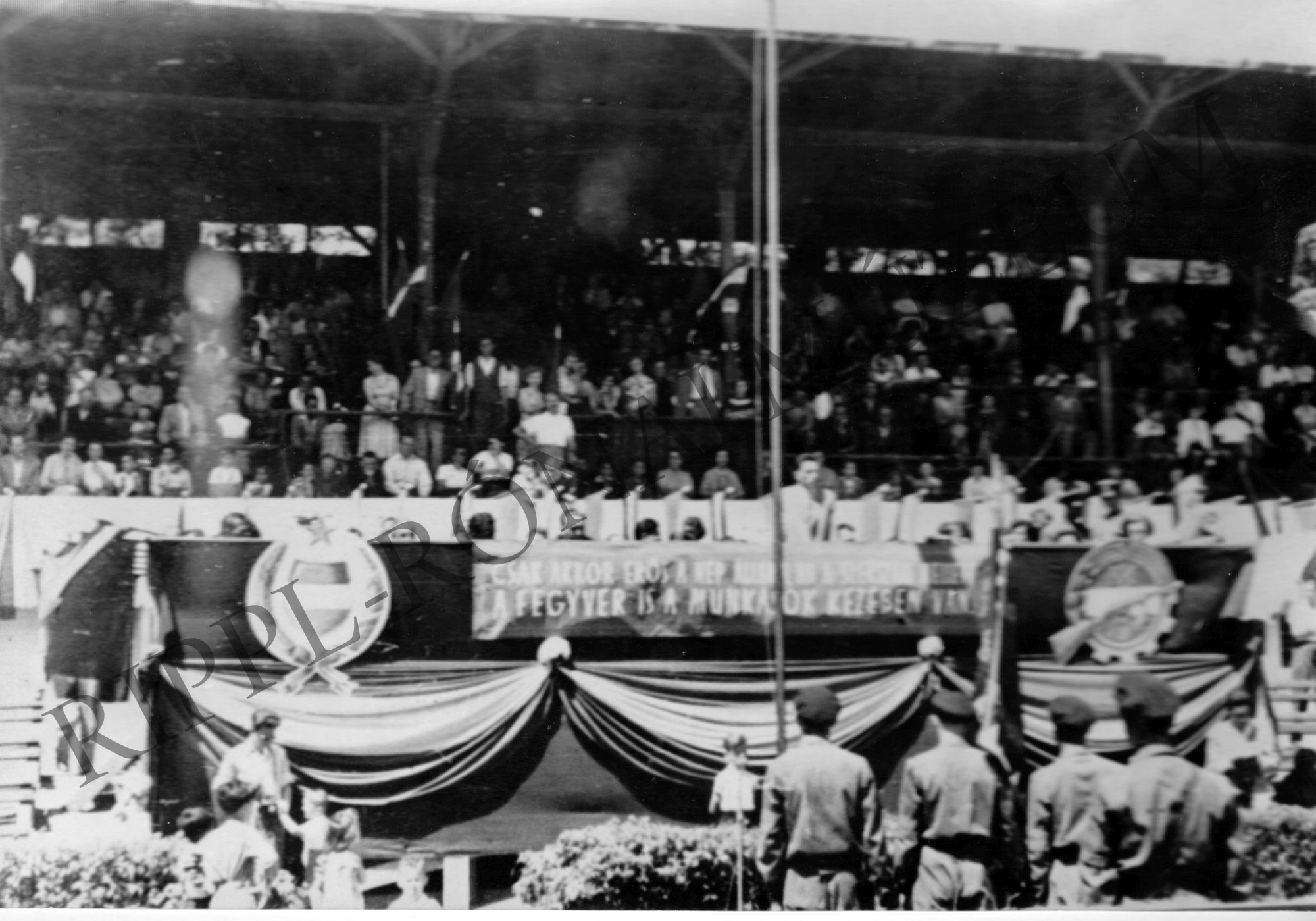 A Latinca Sándor kaposvári városi Munkásőr Zászlóalj zászlóavatása. 1957. június 21. (Rippl-Rónai Múzeum CC BY-NC-SA)