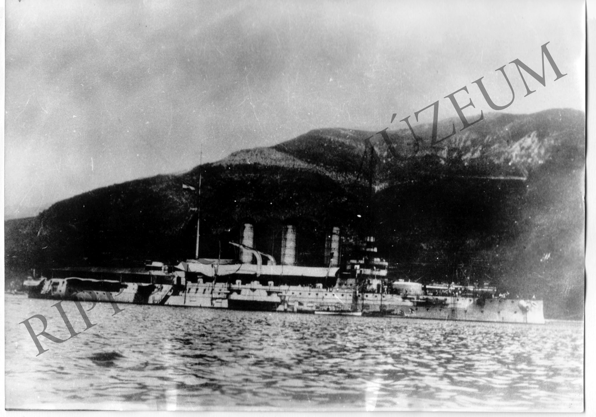 A Navarra hadihajó Cattaróban. 1918. II. 1. (Rippl-Rónai Múzeum CC BY-NC-SA)