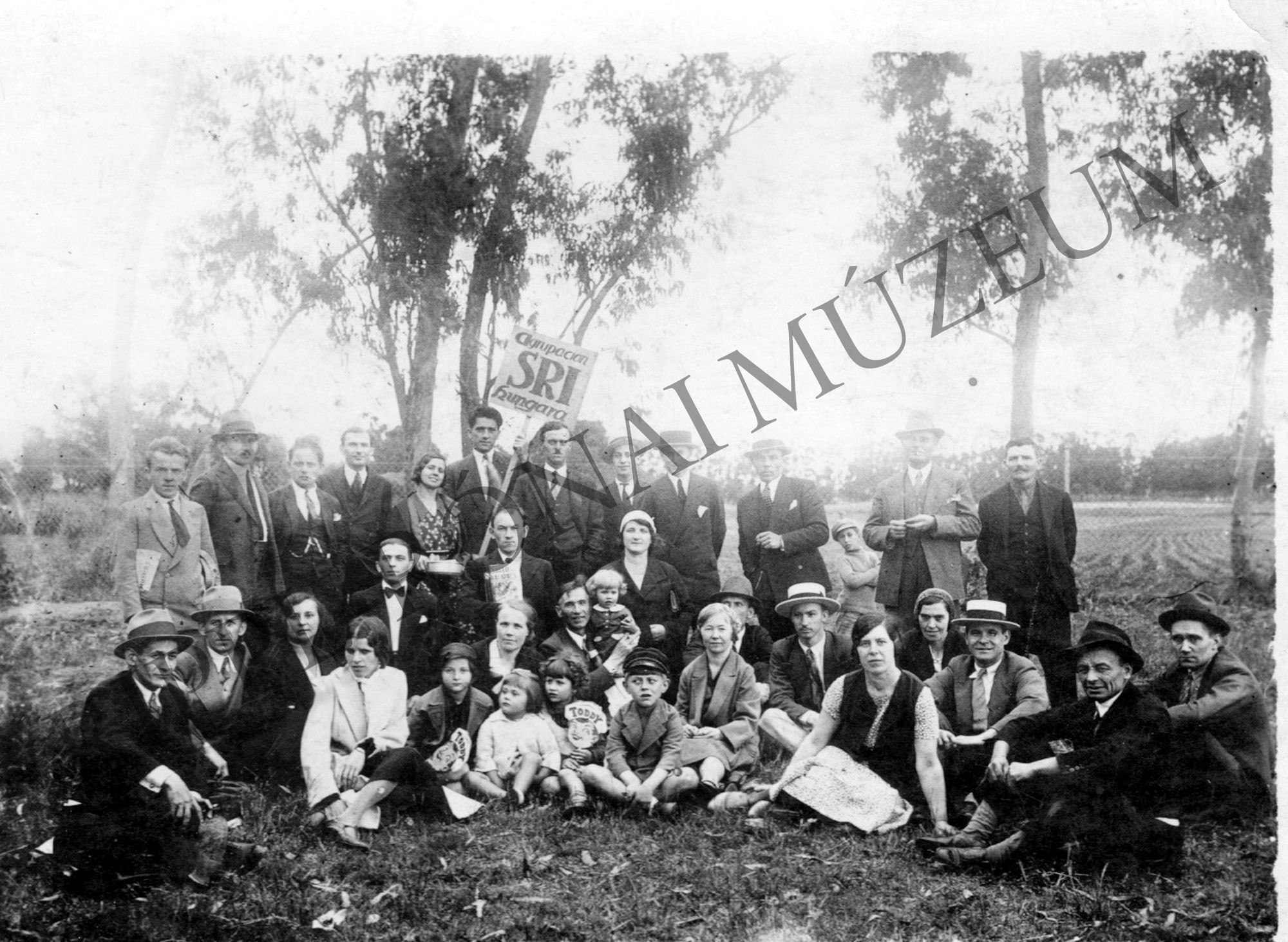 A nemzetközi Vörös Segély Uruguay-i magyar csoportja (Rippl-Rónai Múzeum CC BY-NC-SA)