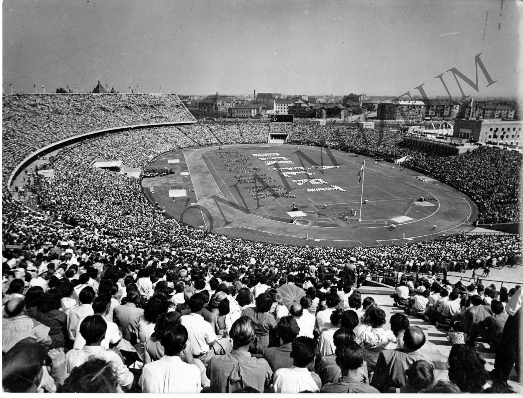 A Népstadion ünnepélyes megnyitása. 1953. augusztus 20. (Rippl-Rónai Múzeum CC BY-NC-SA)