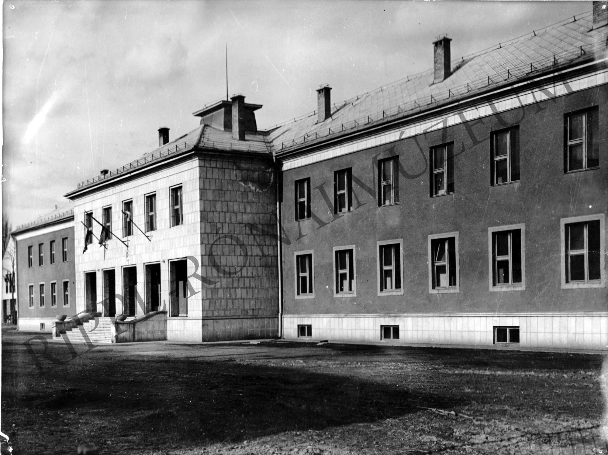 A siófoki Vak Bottyán Gimnázium épülete (Rippl-Rónai Múzeum CC BY-NC-SA)
