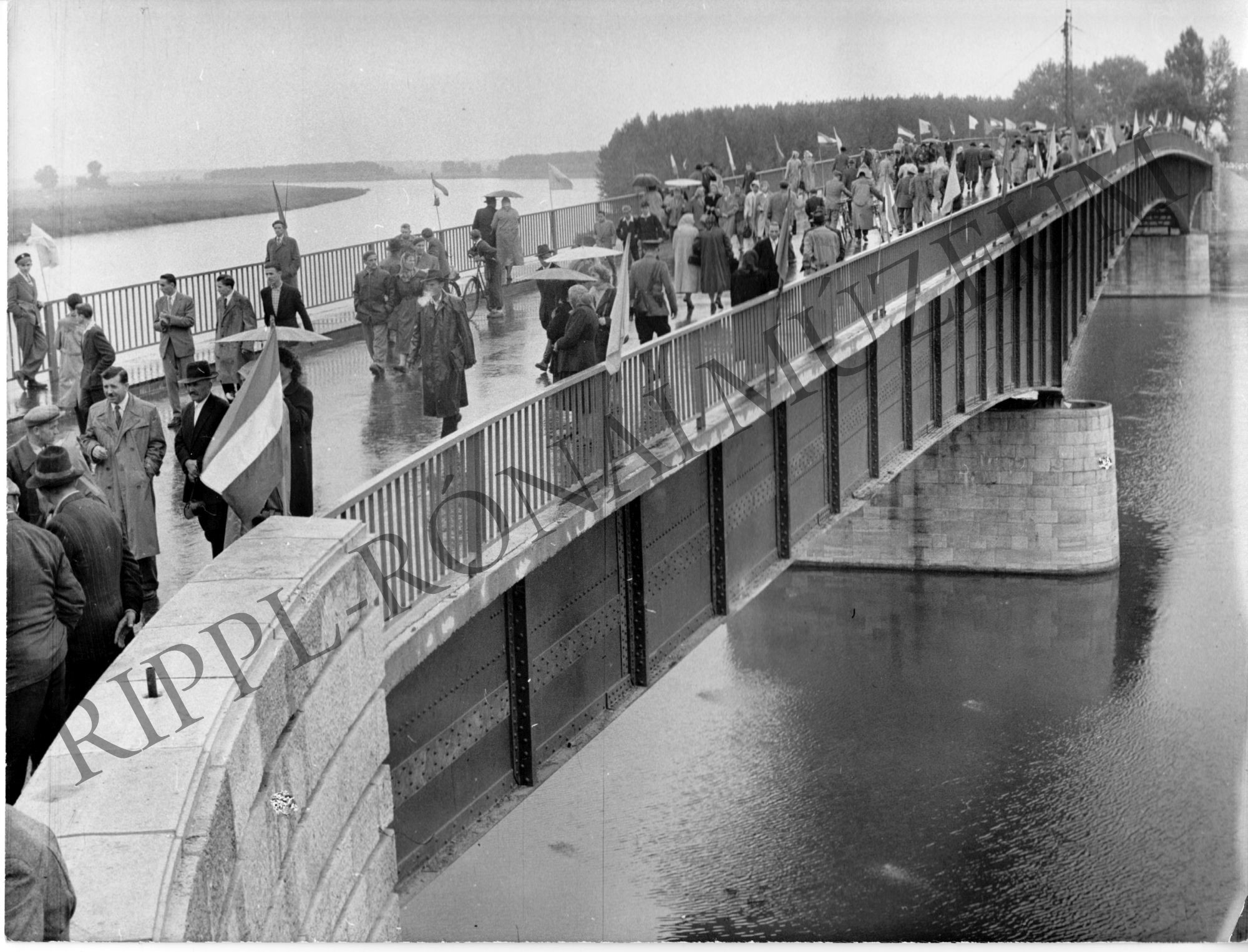 A Tokaj - Rakamaz közötti híd felavatása (Rippl-Rónai Múzeum CC BY-NC-SA)