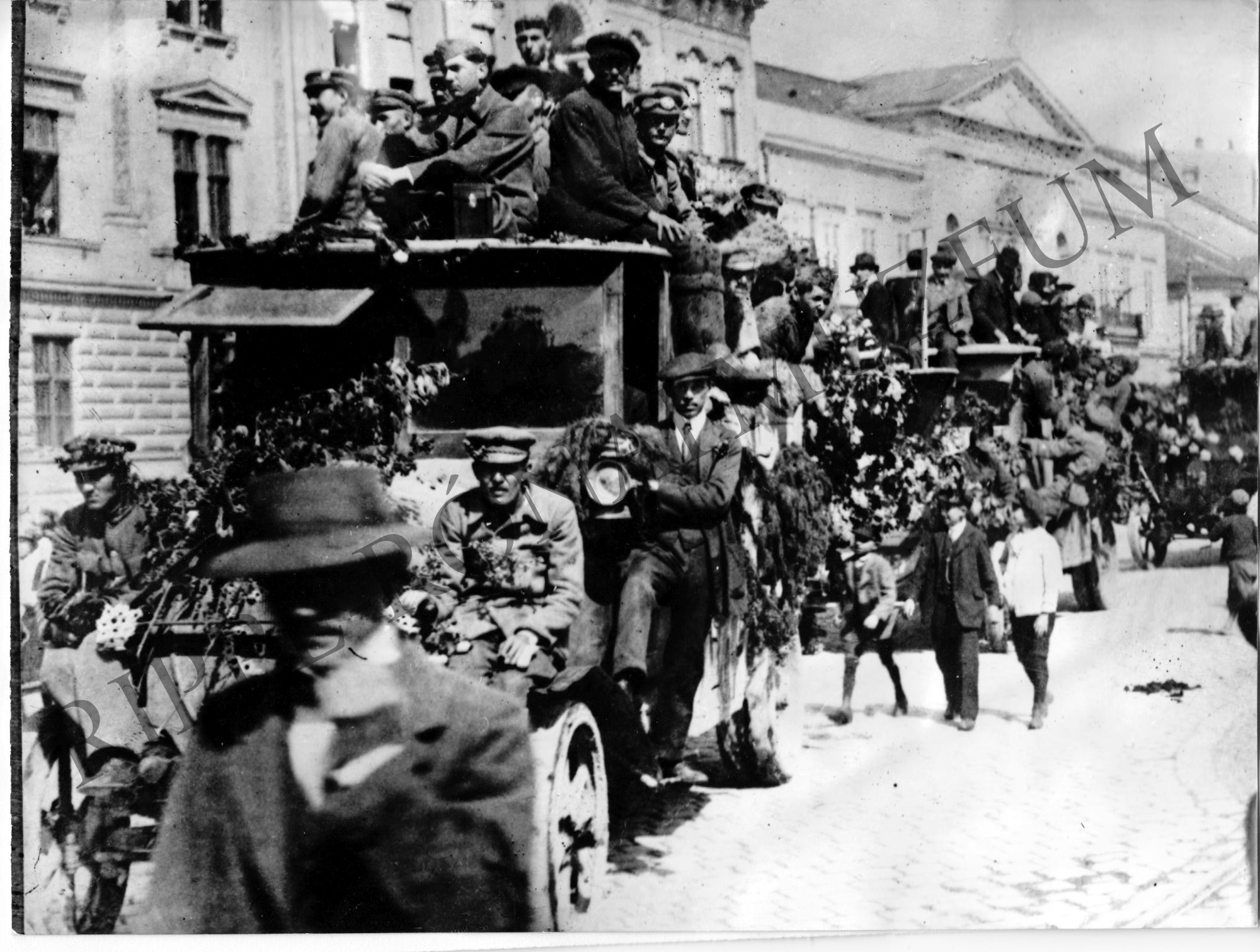 A vörös csapatok bevonulása Kassára. 1919. (Rippl-Rónai Múzeum CC BY-NC-SA)