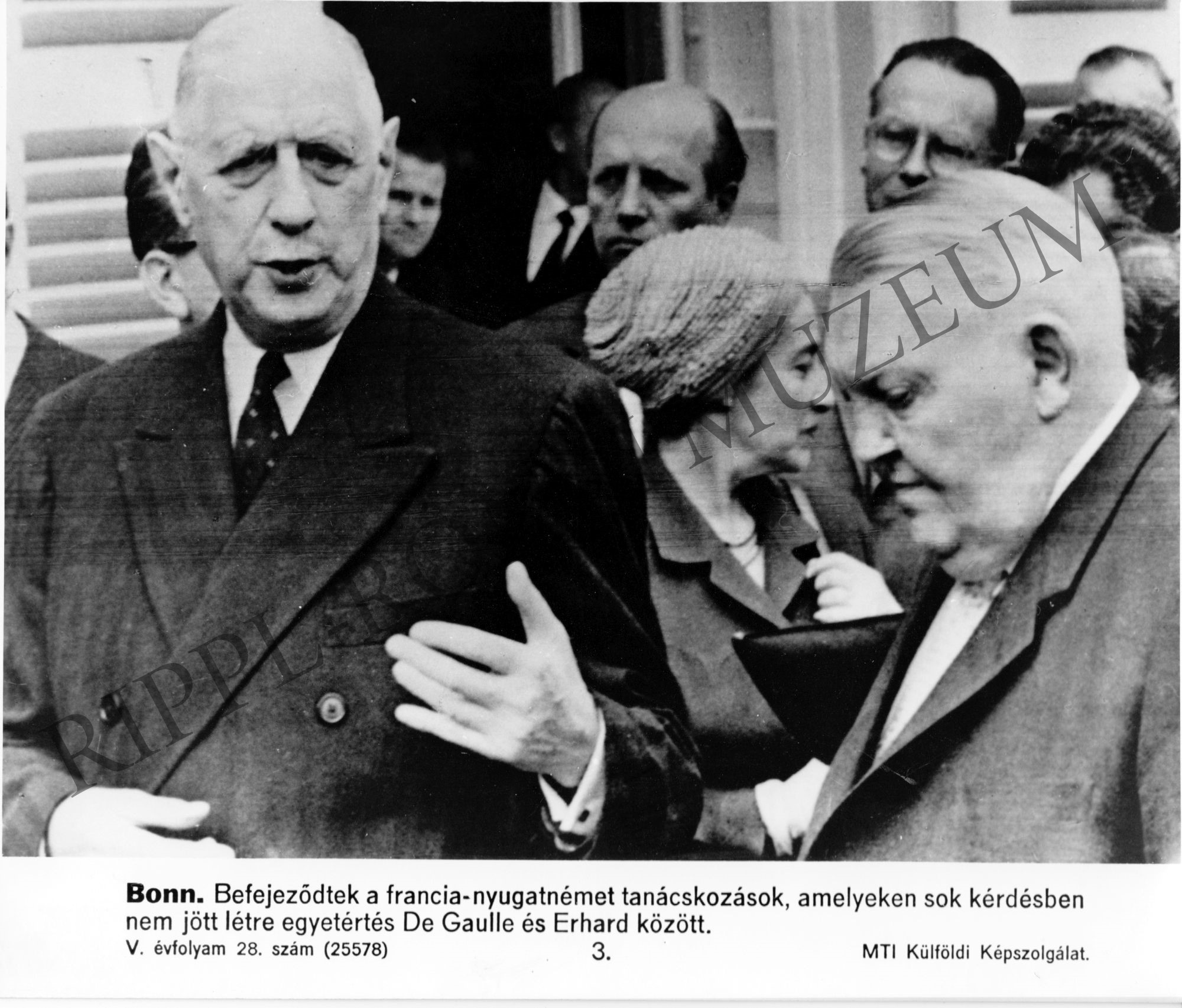 Befejeződtek a francia-nyugatnémet tanácskozások, amelyeken sok kérdésben nem jött létre egyetértés de Gaulle és Erhard között. (Rippl-Rónai Múzeum CC BY-NC-SA)