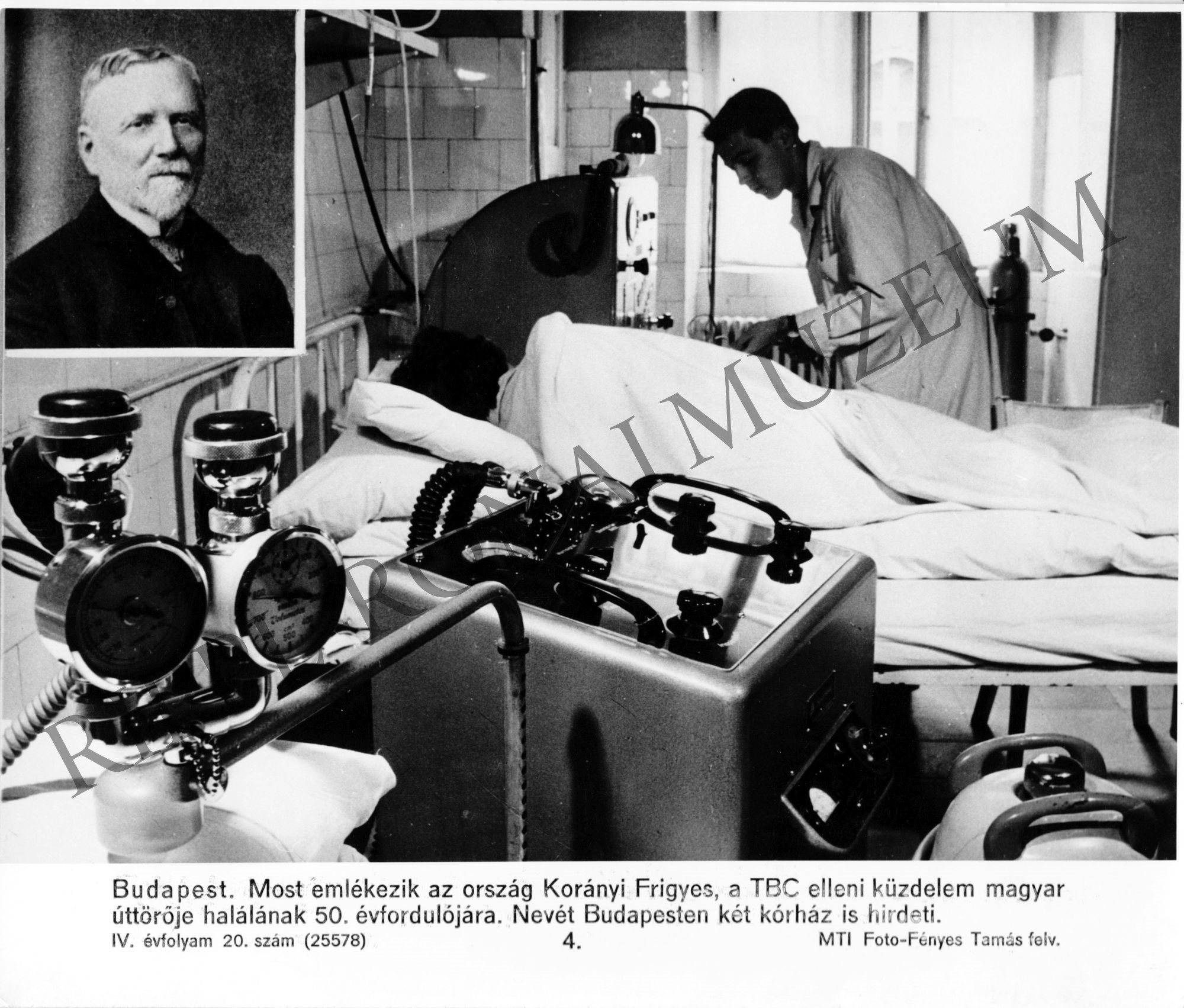Egy kórterem beleseje, a bal sarokban Korányi Frigyes. A TBC ellenes küzdelem úttörője halálának 50. évfordulója alkamából készült fotó (Rippl-Rónai Múzeum CC BY-NC-SA)