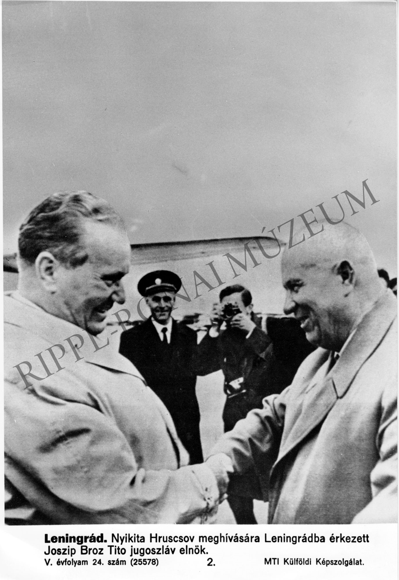 Hruscsov és Tito a leningrádi reptéren (Rippl-Rónai Múzeum CC BY-NC-SA)