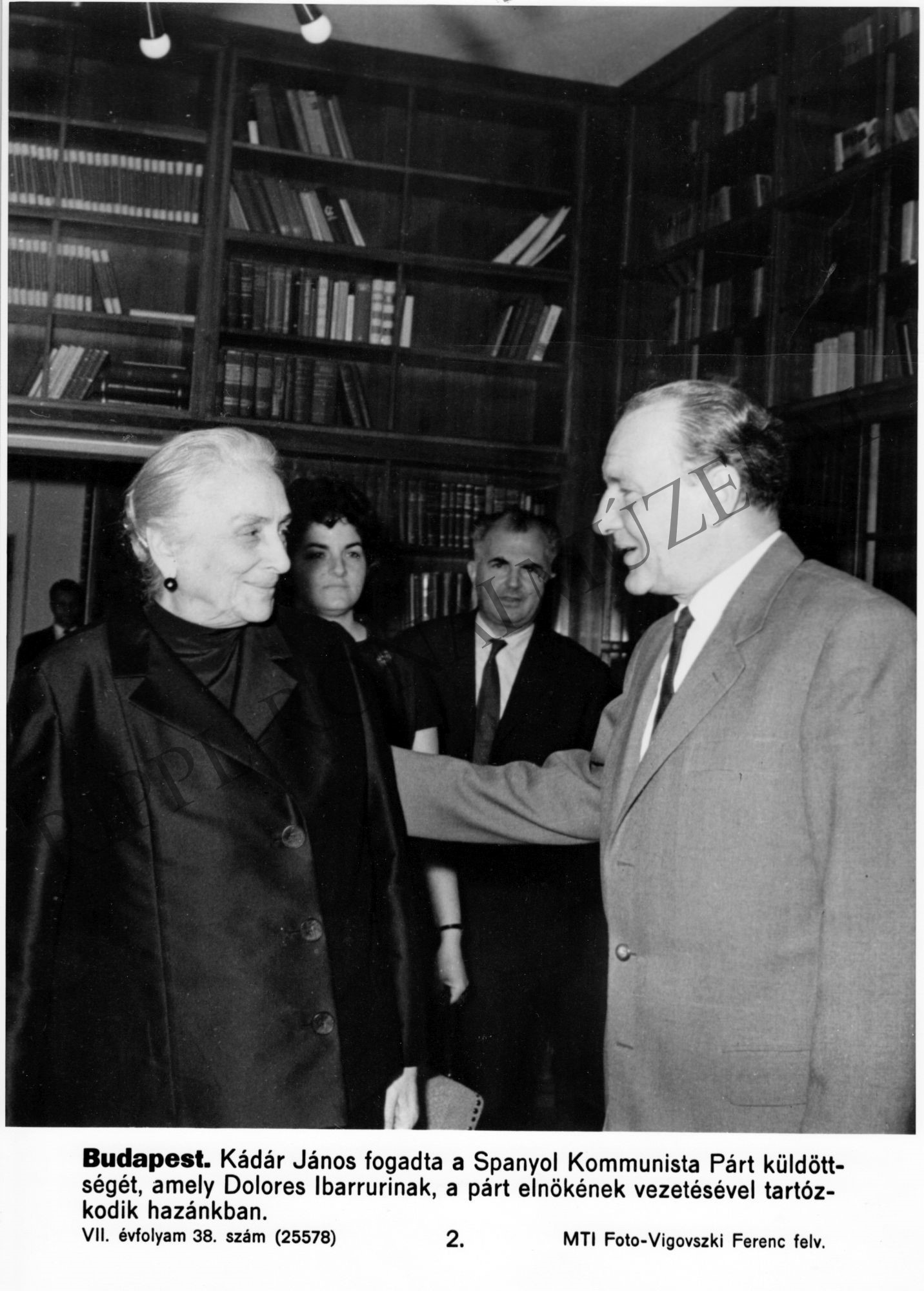 Kádár János fogadta a Spanyol Kommunista Párt küldöttségét, amely Dolores Ibarrurinak, a párt elnökének vezetésével tartózkodik hazánkban (Rippl-Rónai Múzeum CC BY-NC-SA)