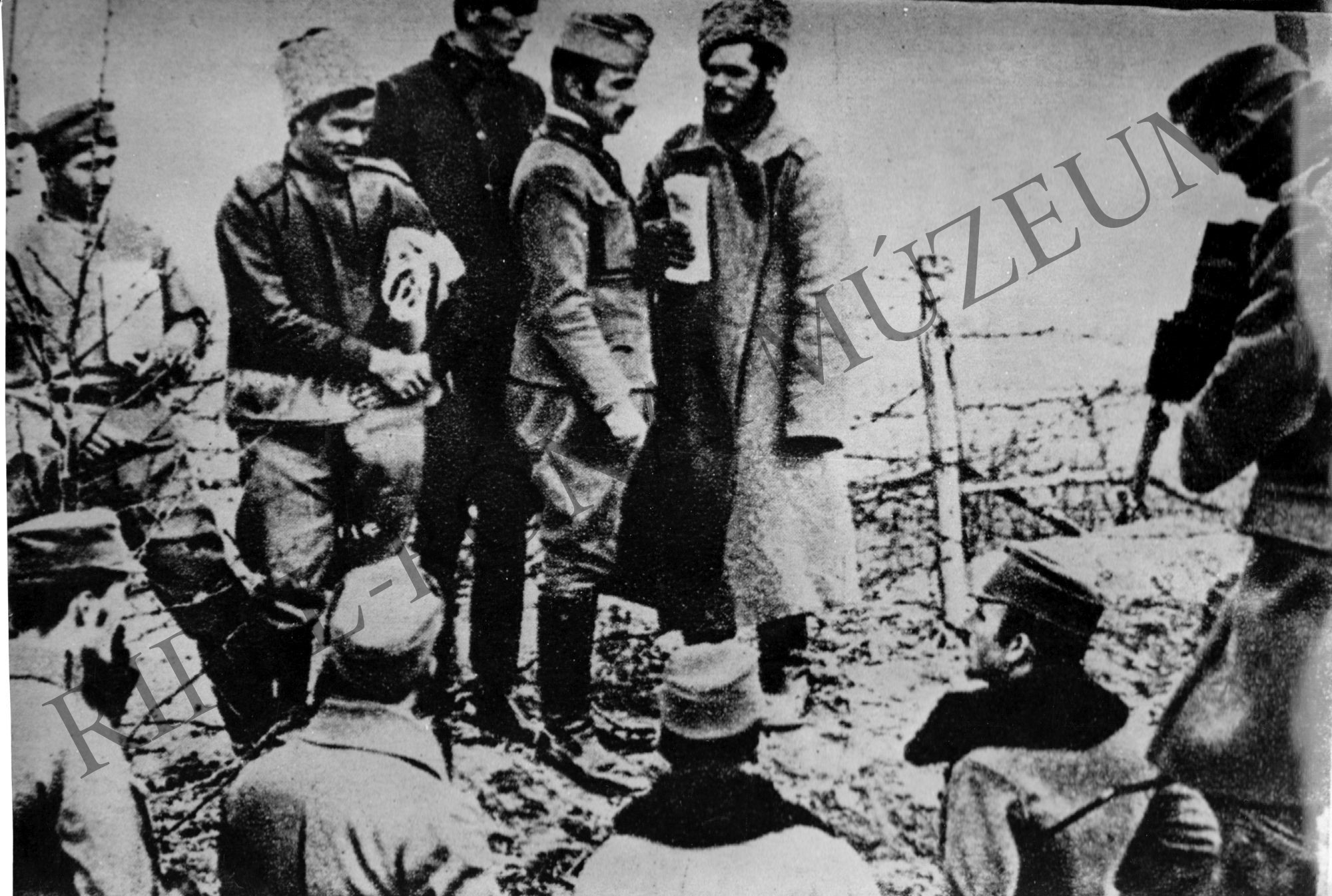 Katonák barátkozása a keleti fronton (Rippl-Rónai Múzeum CC BY-NC-SA)