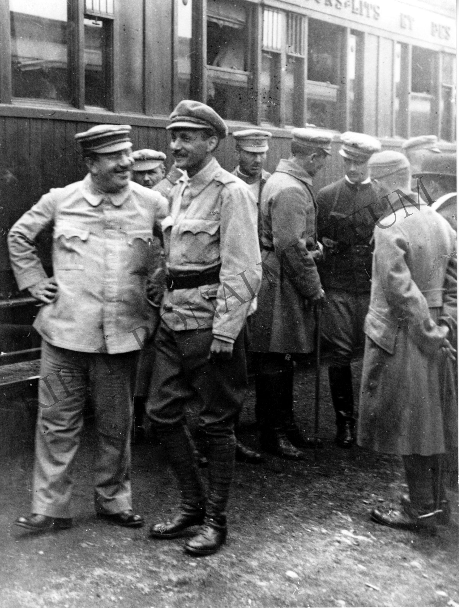 Landler, Vágó, Münnich a Vörös Hadsereg frontra indulása előtt (Rippl-Rónai Múzeum CC BY-NC-SA)