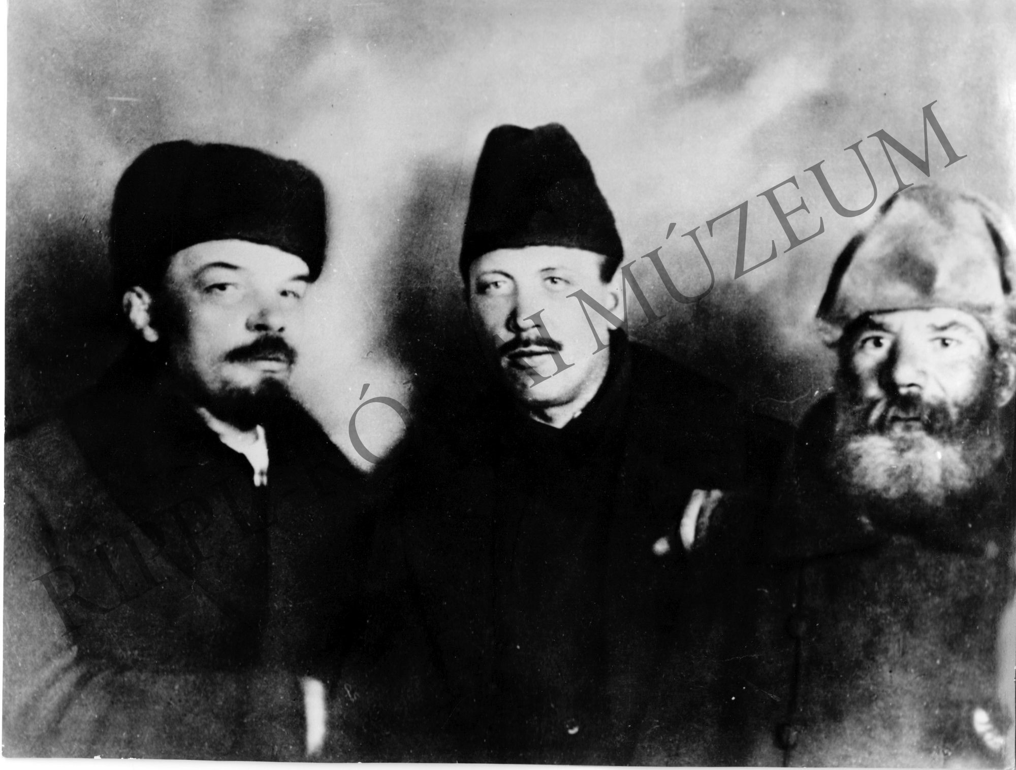 Lenin, Gyemján Bednij, Paufilov ukrajnai paraszt delegátus az SZKP VIII. kongresszusán (Rippl-Rónai Múzeum CC BY-NC-SA)