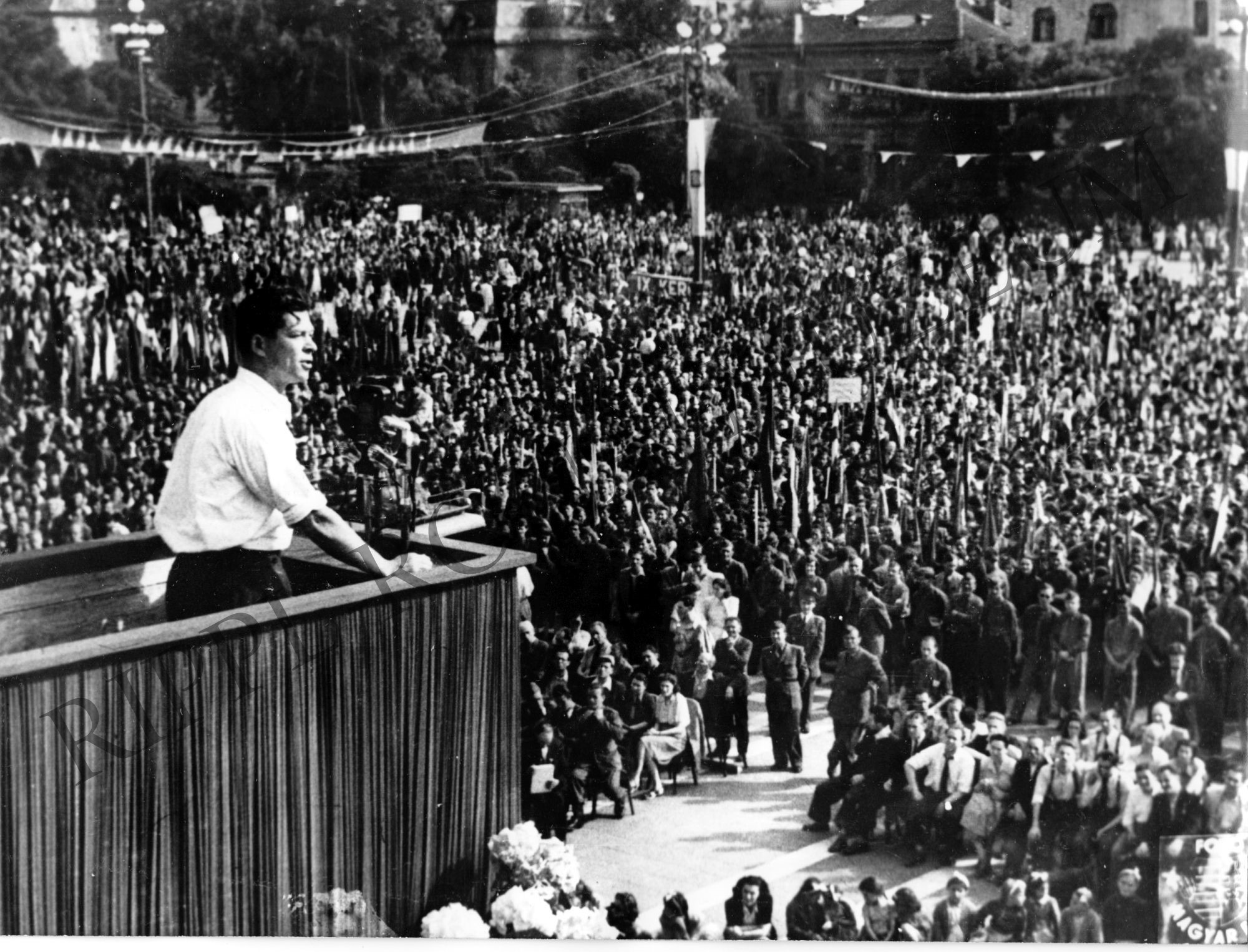 Marosán elvtárs beszél az egyesülési kongresszus nagygyűlésén. 1948. (Rippl-Rónai Múzeum CC BY-NC-SA)