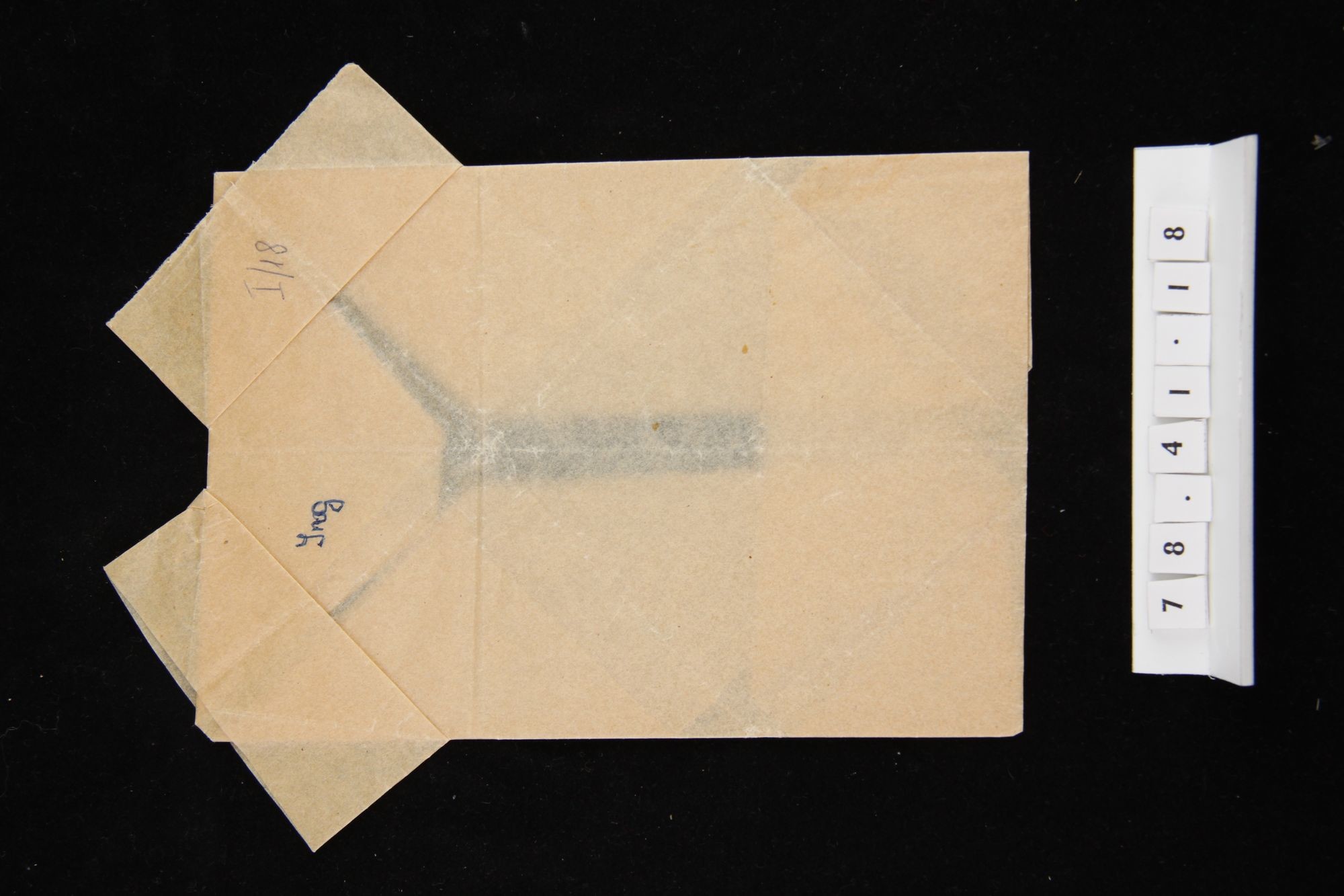 Papírhajtogatás (gatya, sótartó, ing) (Rippl-Rónai Múzeum CC BY-NC-ND)