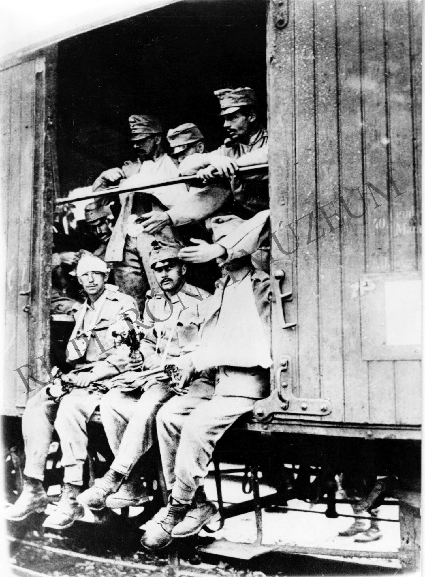 Sebesült katonák marhavagonban hazafelé (Rippl-Rónai Múzeum CC BY-NC-SA)