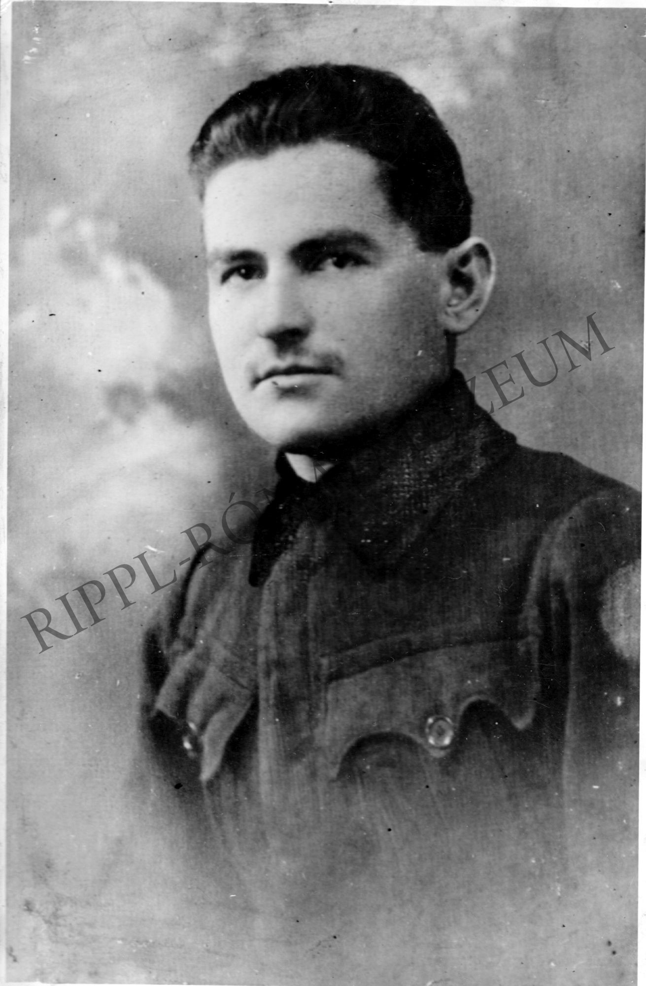 Ősz Ferenc kertészsegéd, a marcali munkástanács tagja (1895. október 2. Marcali - 1919. augusztus 28. Marcali) (Rippl-Rónai Múzeum CC BY-NC-SA)