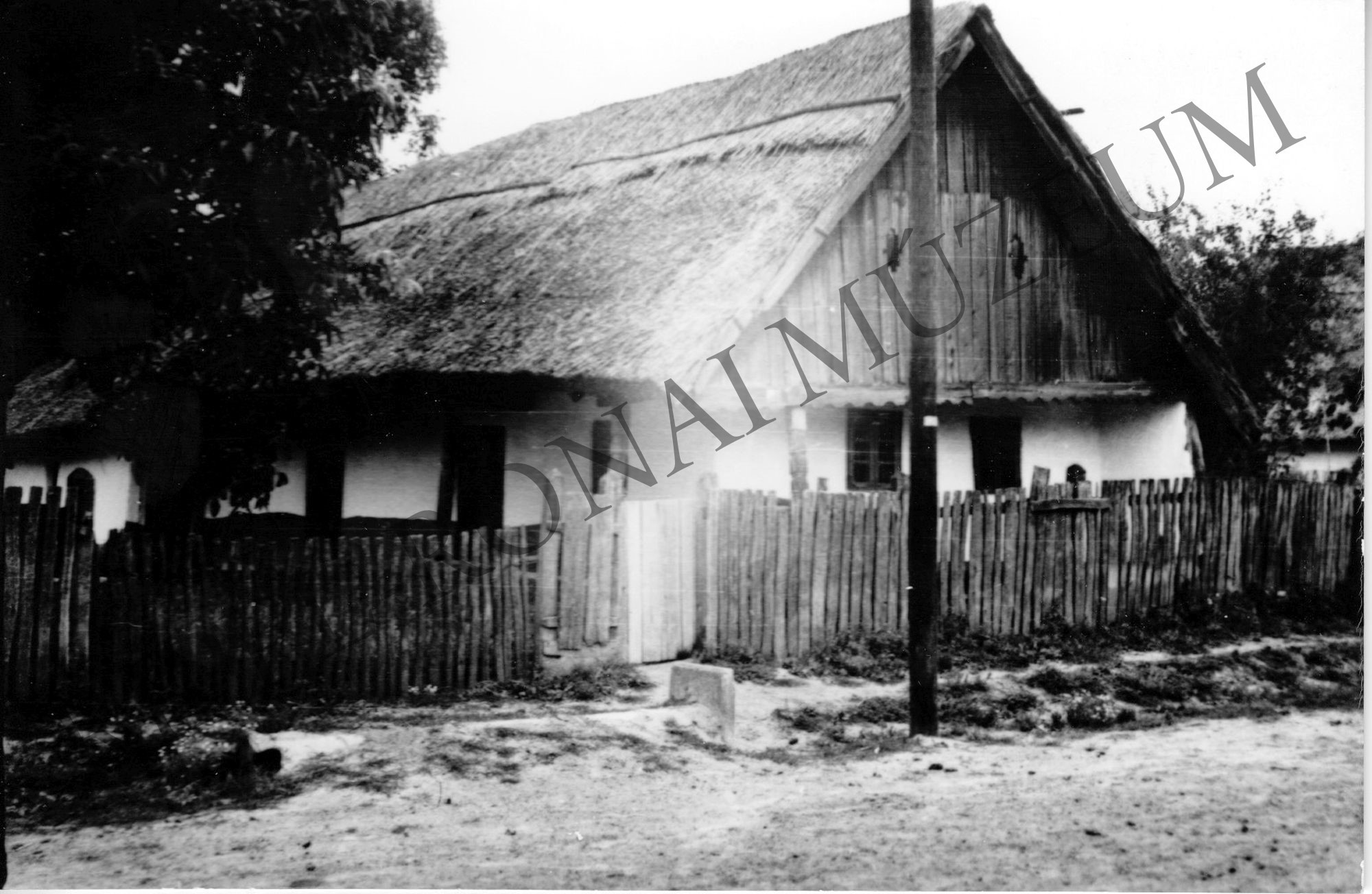 Talpas ház. Régen halásztanya, "ma" kanászház - Vörs (Rippl-Rónai Múzeum CC BY-NC-SA)