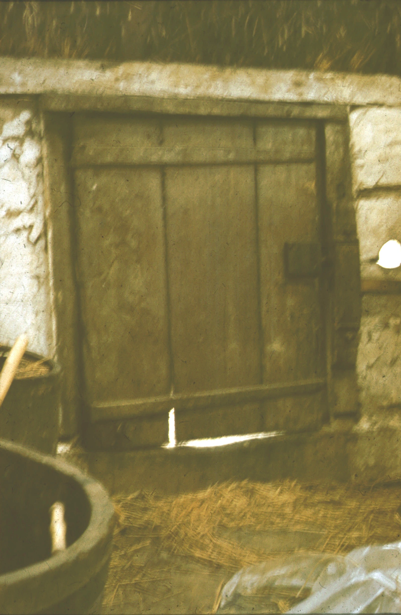 A "külső pince" bejárati ajtaja belülről (Rippl-Rónai Múzeum CC BY-NC-ND)