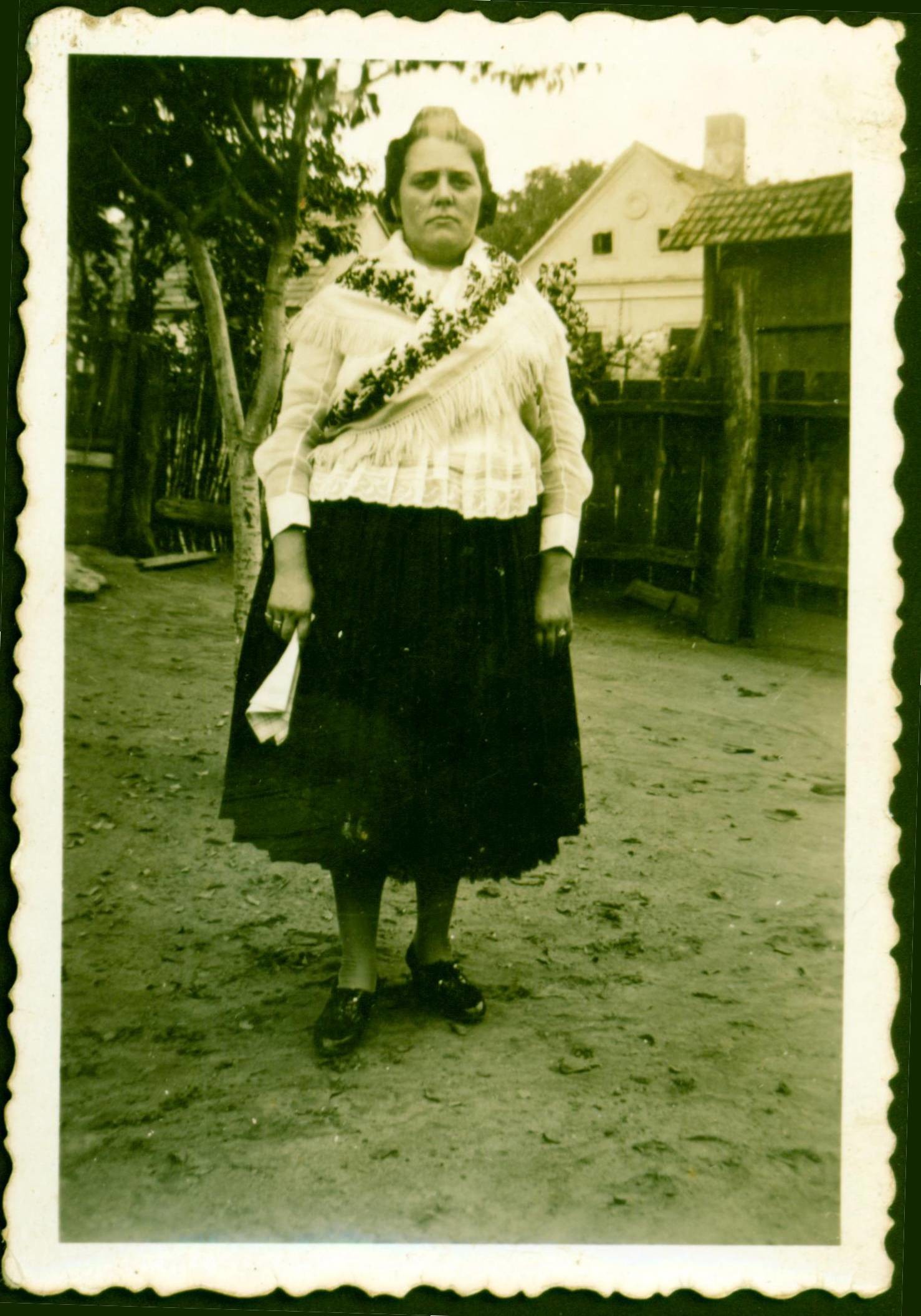 Berzencei ünnepi asszonyviselet (Rippl-Rónai Múzeum CC BY-NC-ND)