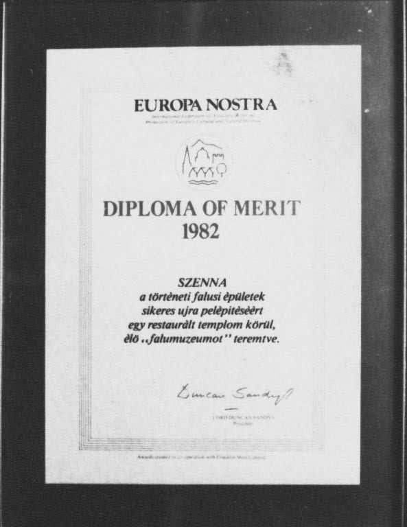 " Europa Nostra" díj oklevele. Sz.Sz.N.Gy. kapta 1982 - ben (Rippl-Rónai Múzeum CC BY-NC-ND)