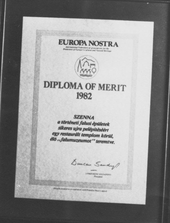 " Europa Nostra" díj oklevele. Sz.Sz.N.Gy. kapta 1982 - ben (Rippl-Rónai Múzeum CC BY-NC-ND)