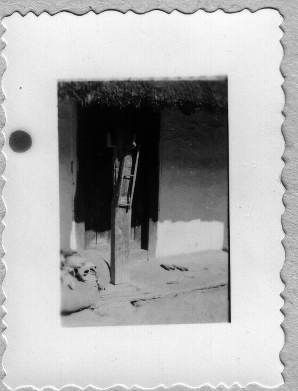Fatornácoszlopba szúrt akasztók (fafogasok), rajta tökgyalu (Rippl-Rónai Múzeum CC BY-NC-ND)