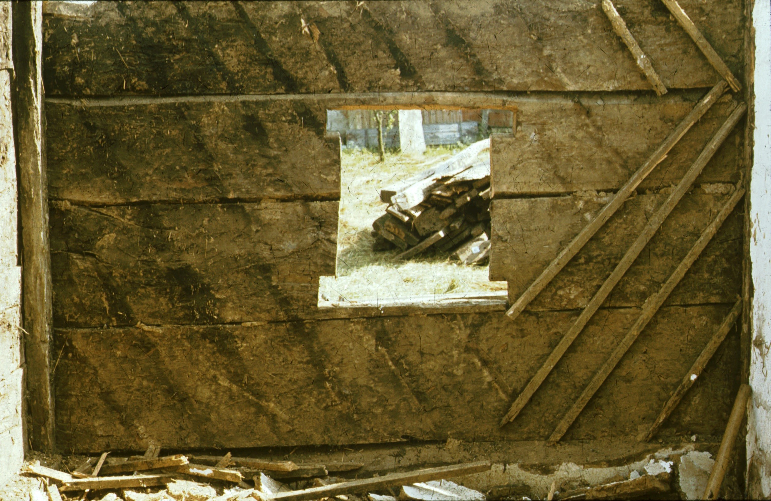 Présház bontása, a "szoba" D-i fala belülről (Rippl-Rónai Múzeum CC BY-NC-ND)