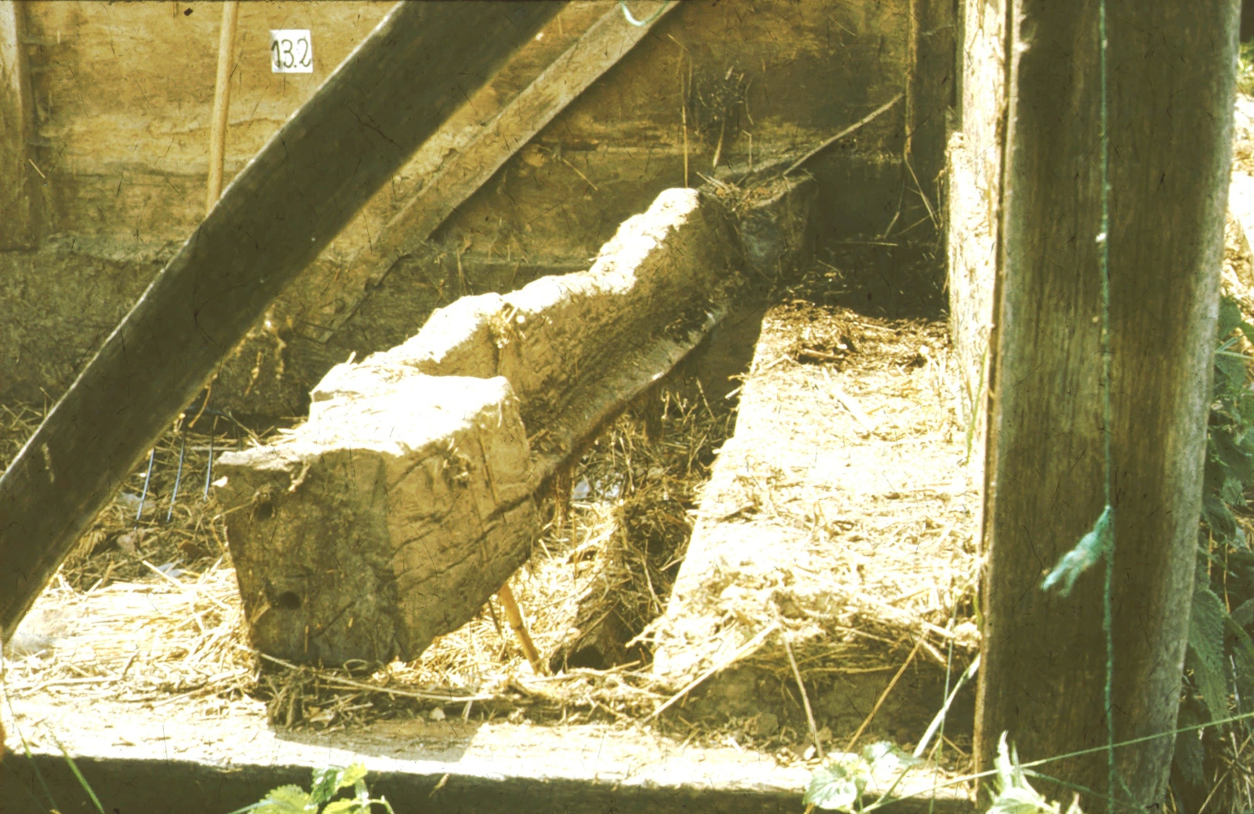 Présház bontása, az "istálló" jászola (Rippl-Rónai Múzeum CC BY-NC-ND)