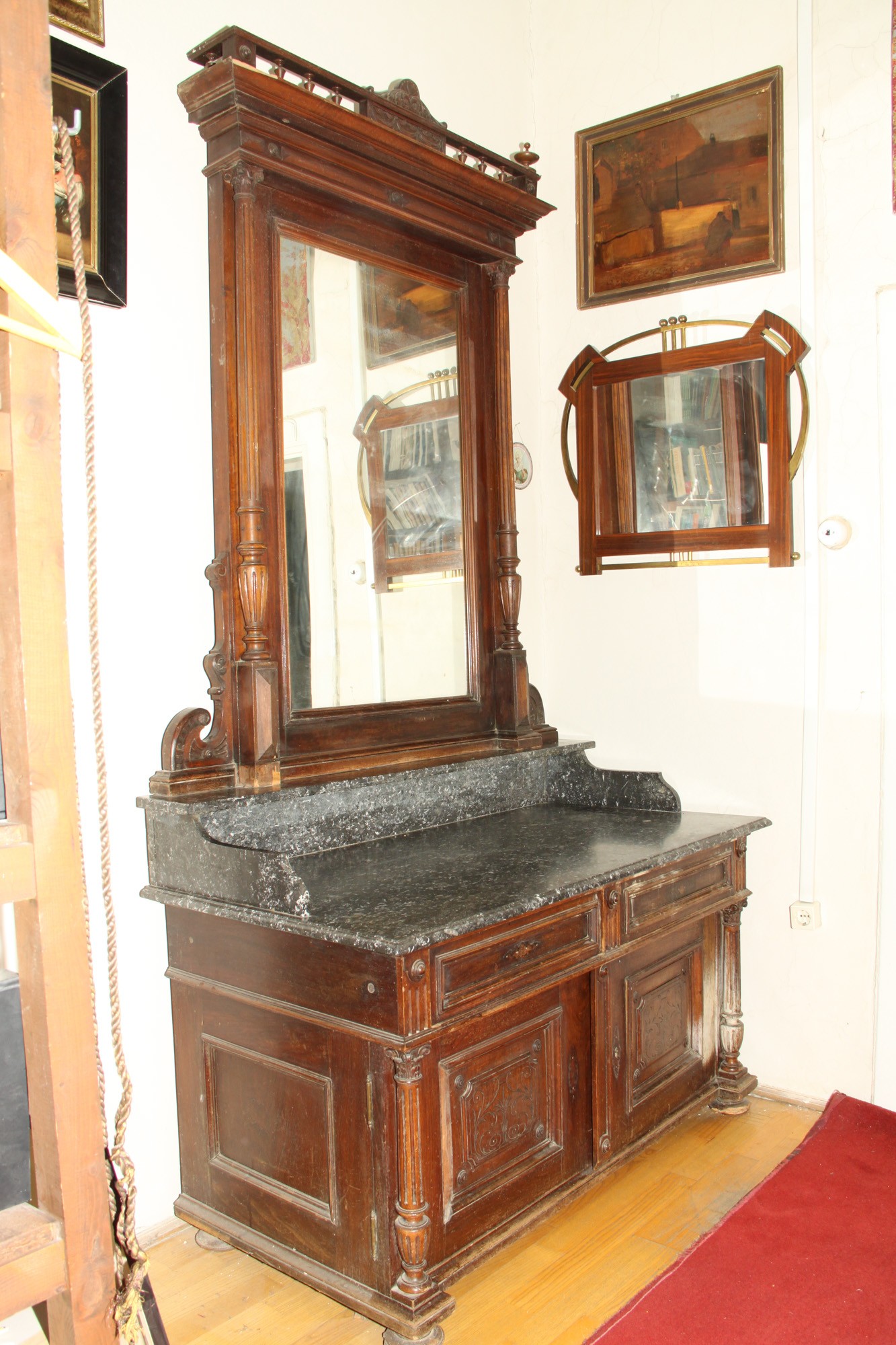 Tükrös toalett szekrény-asztal (Rippl-Rónai Múzeum CC BY-NC-SA)